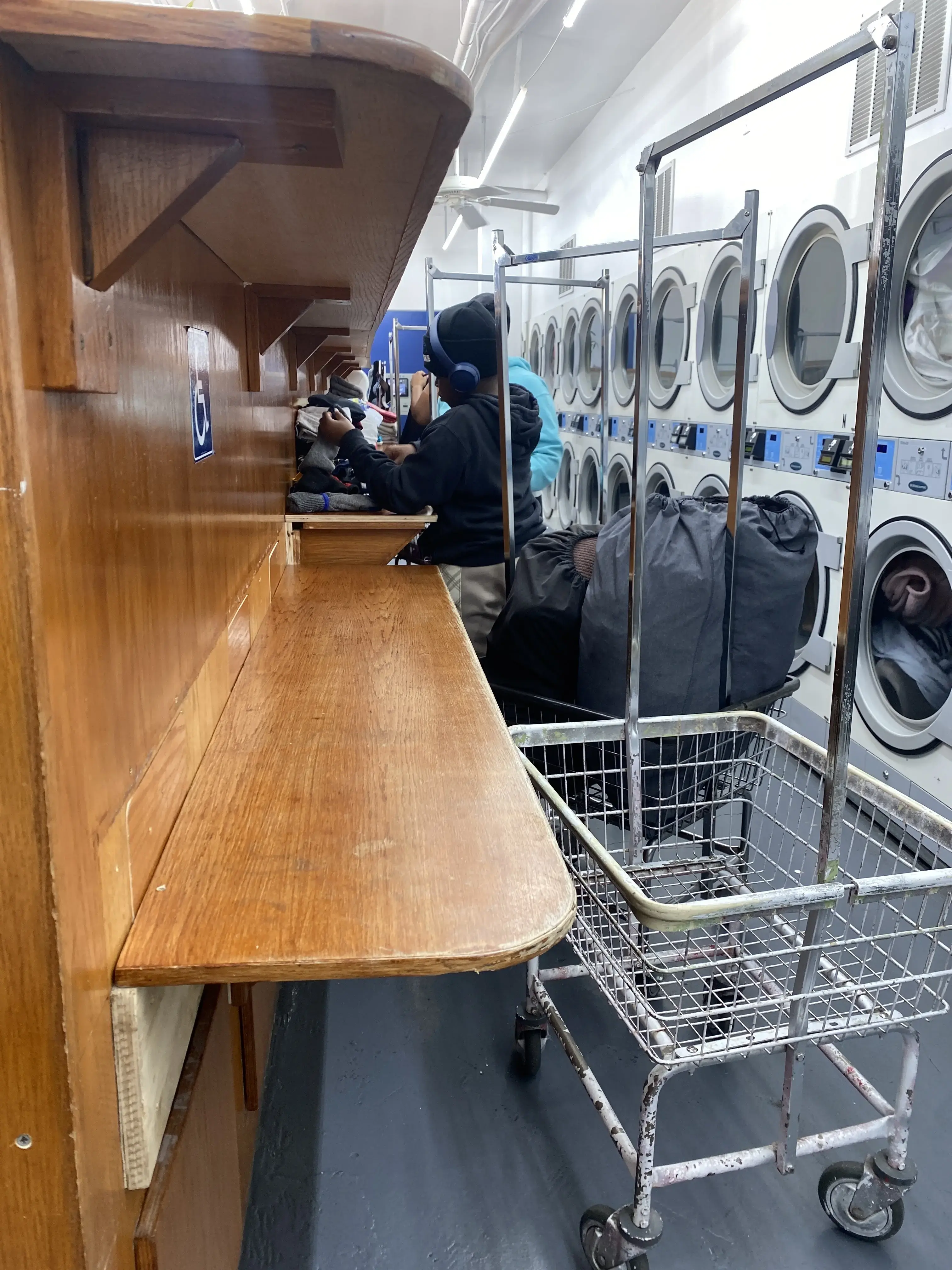 Clean Tide Laundromat thumbnail 9