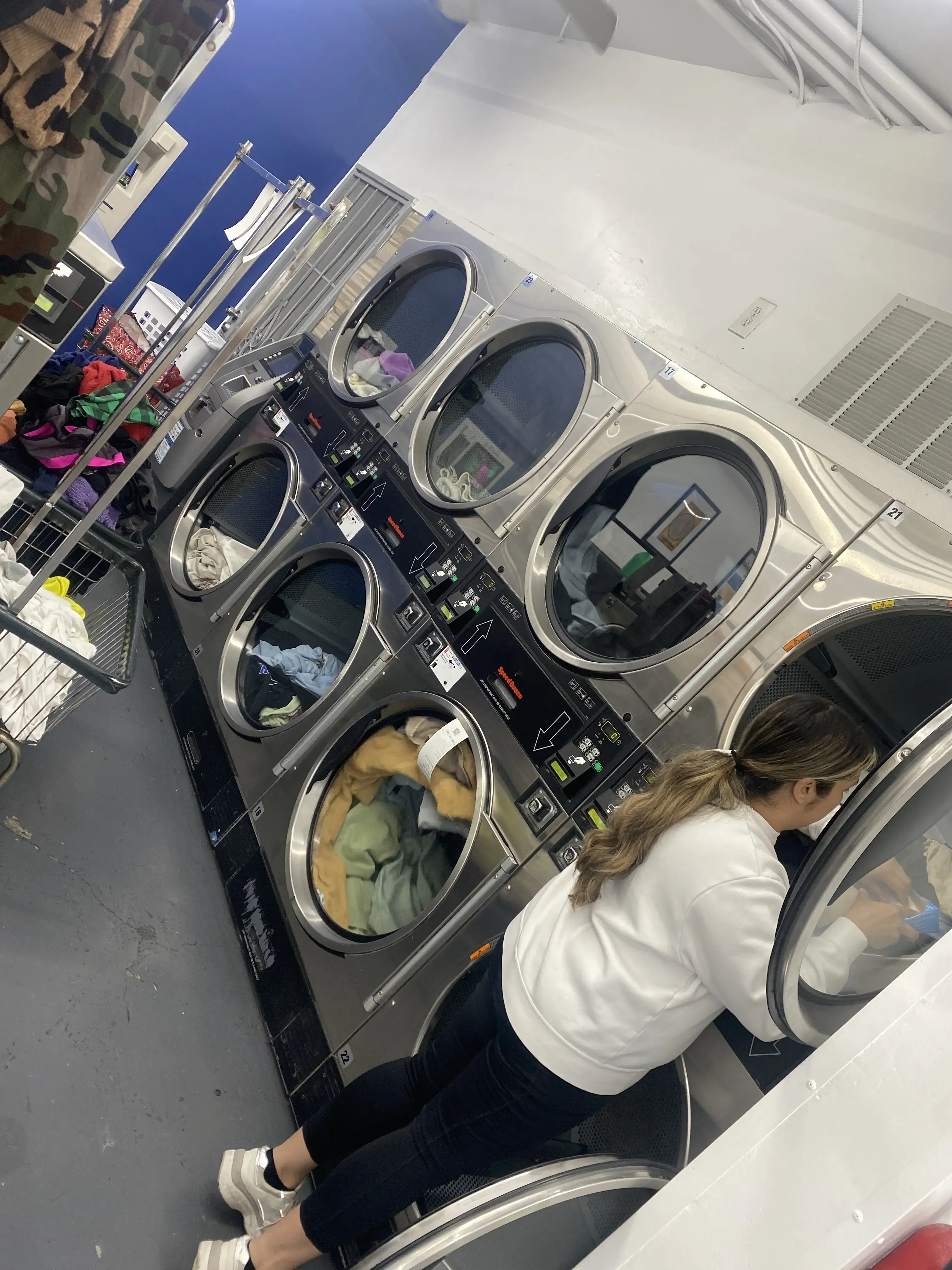 Clean Tide Laundromat thumbnail 11