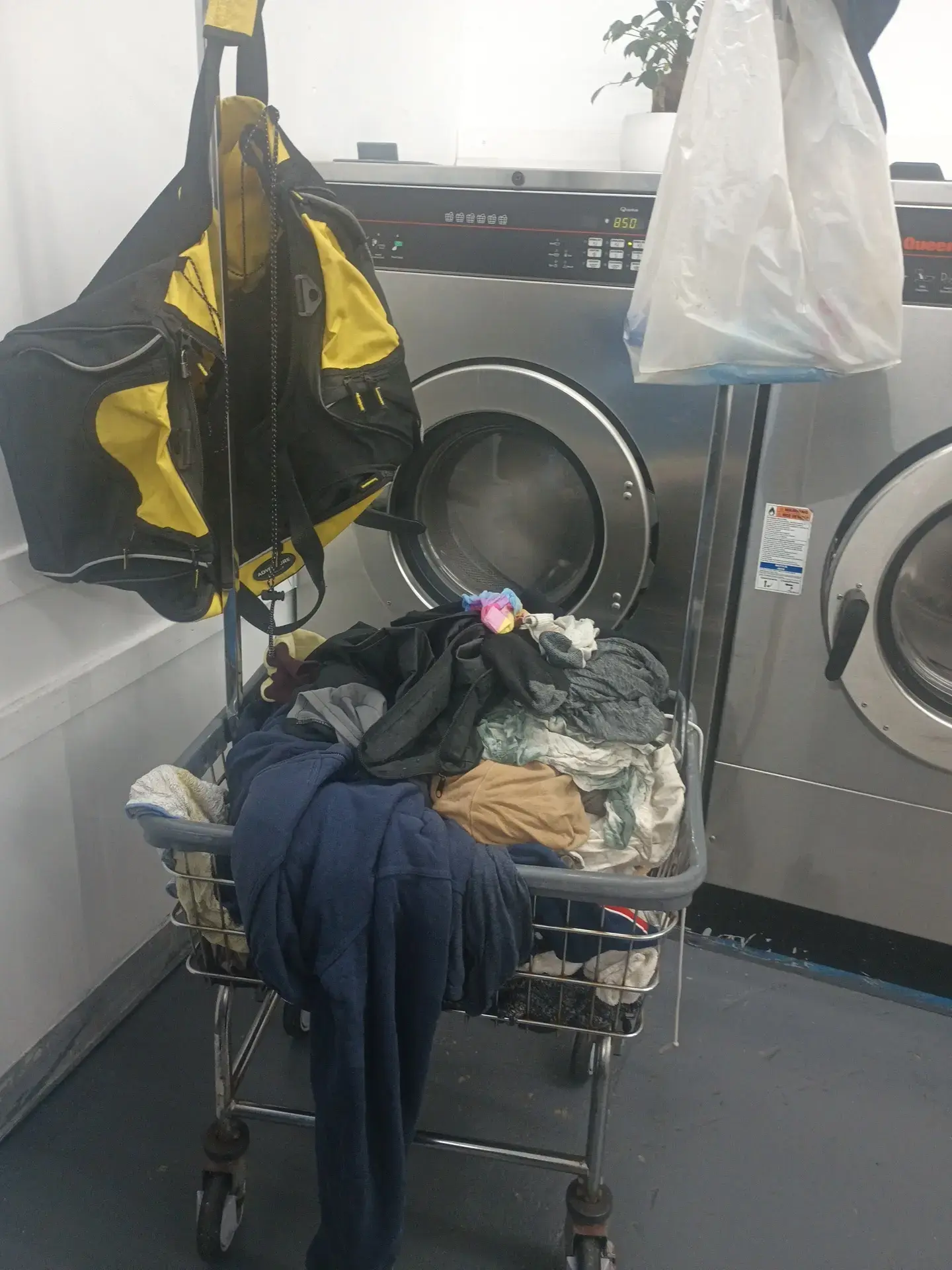 Clean Tide Laundromat - Image 8