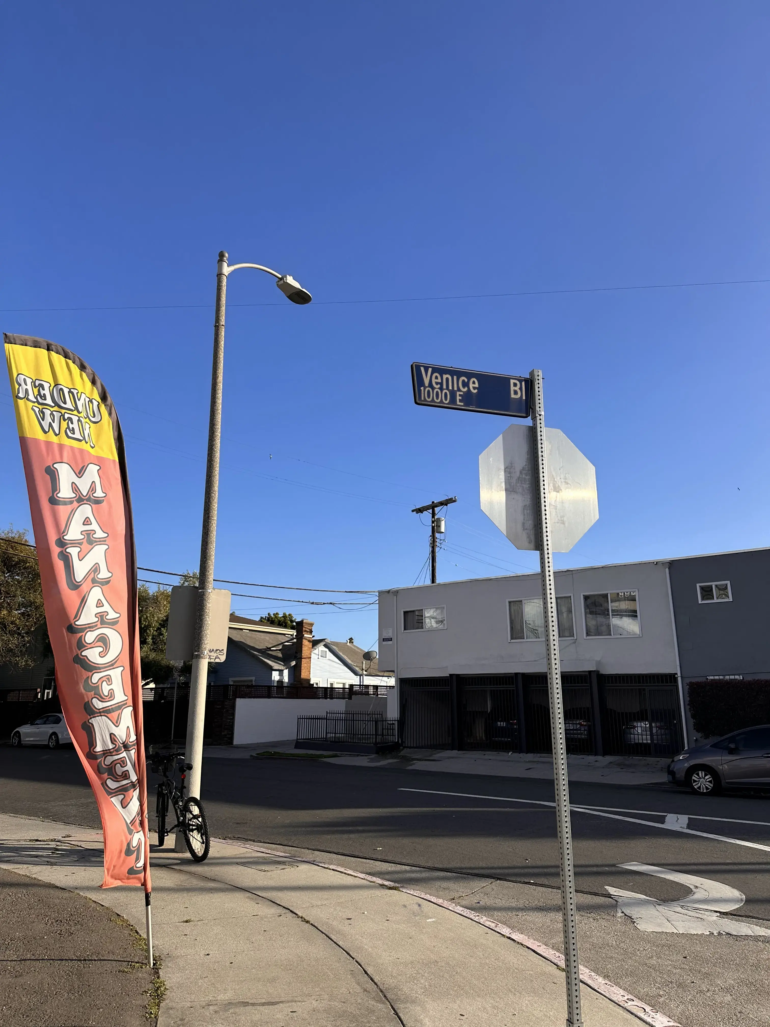 Clean Tide Laundromat - Image 11