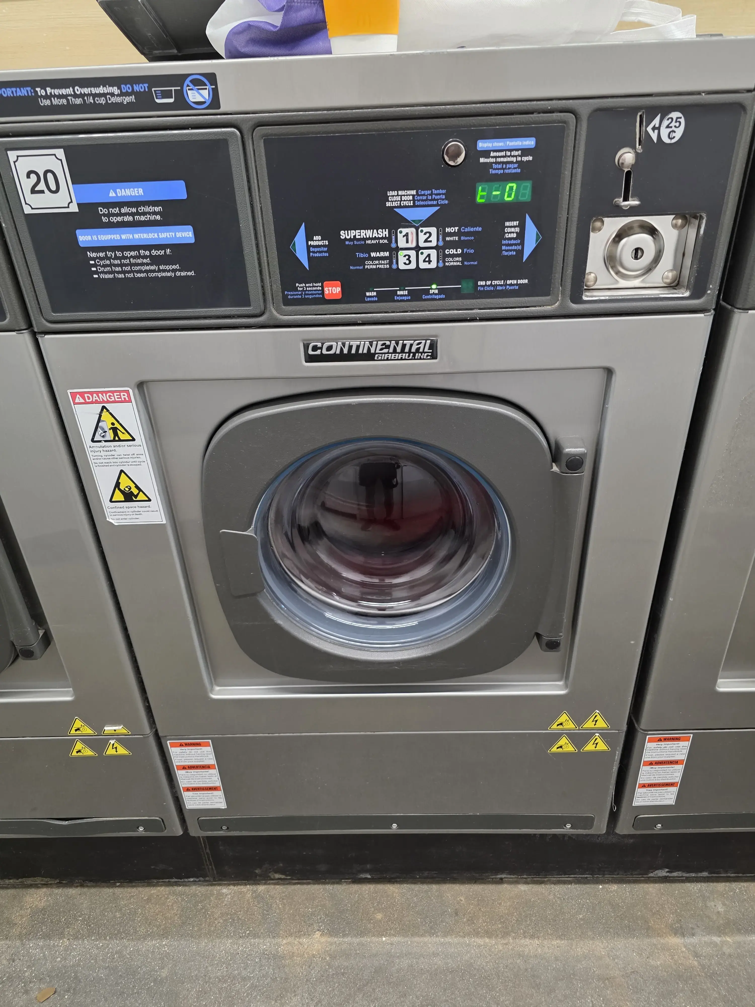Clean Tide Laundromat - Image 5
