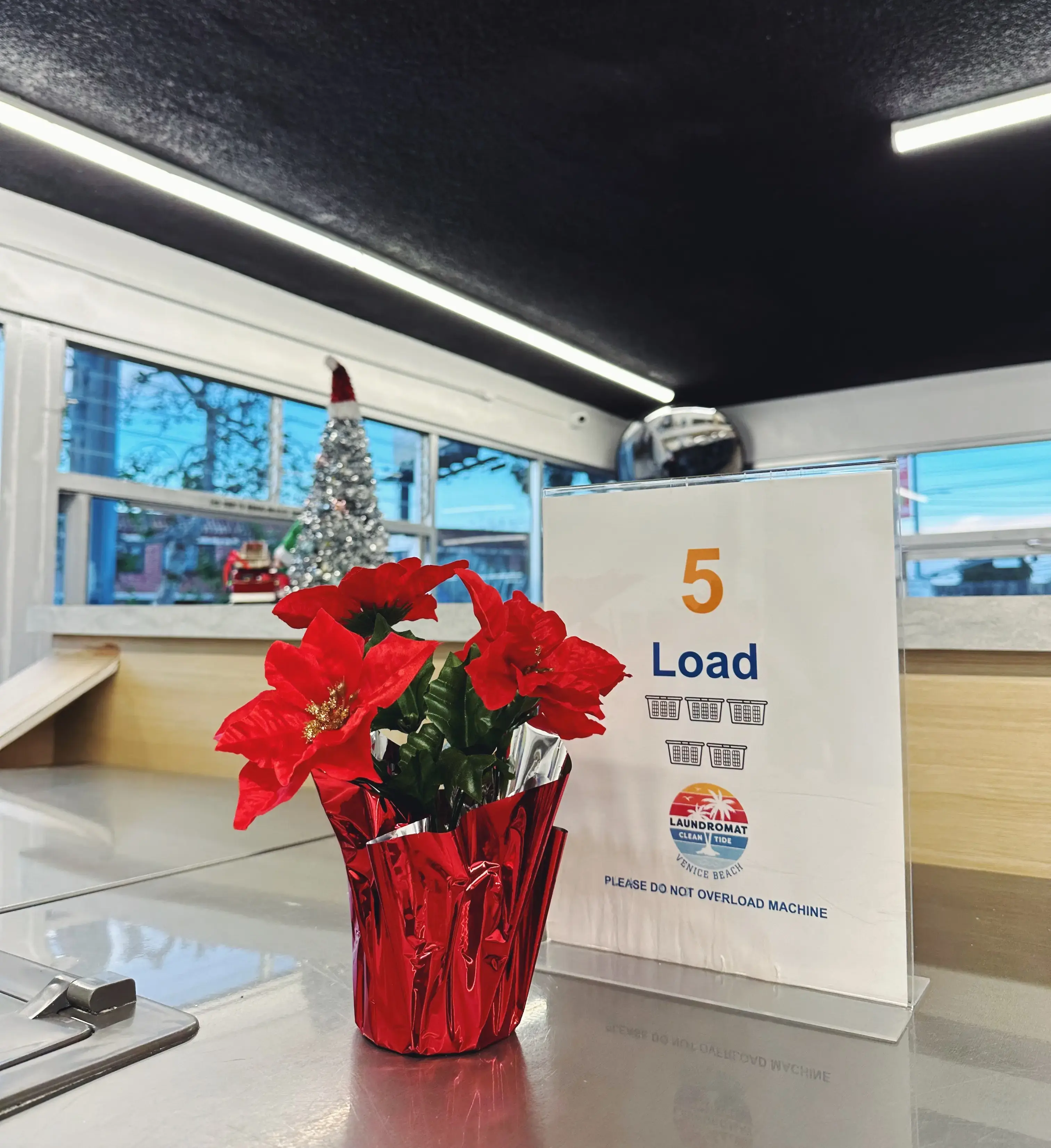 Clean Tide Laundromat - Image 9