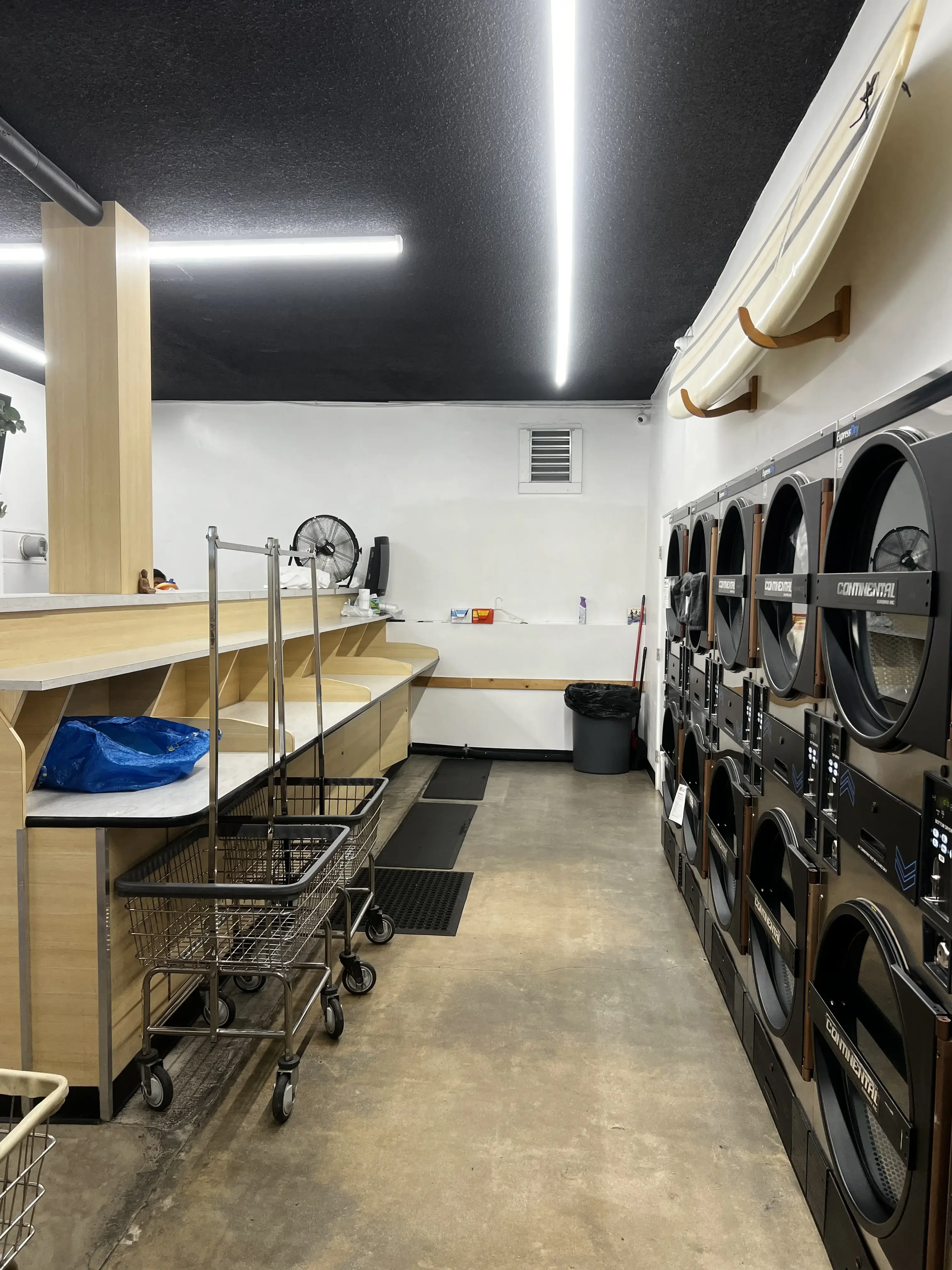 Clean Tide Laundromat - Image 13
