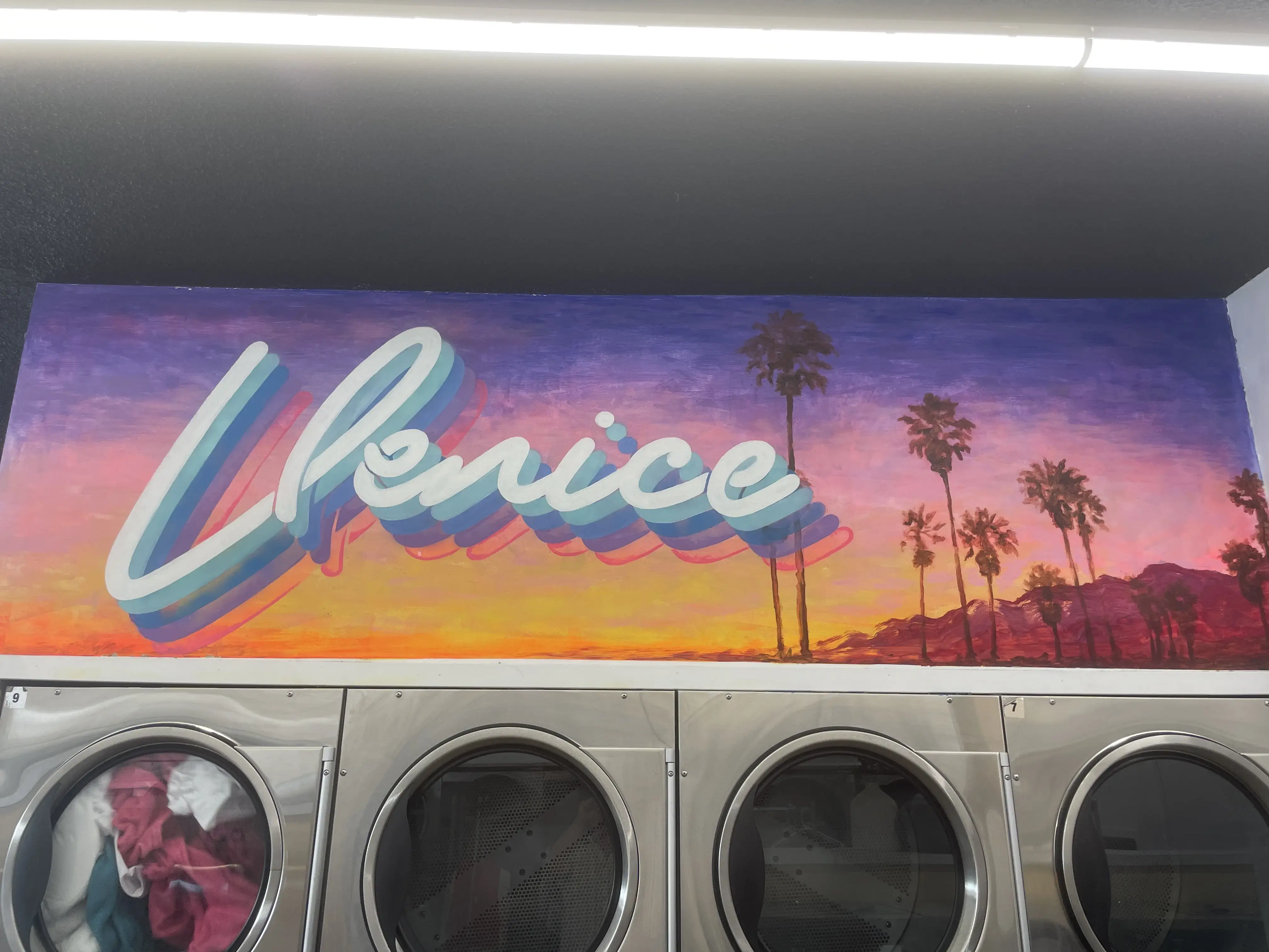 Clean Tide Laundromat thumbnail 17