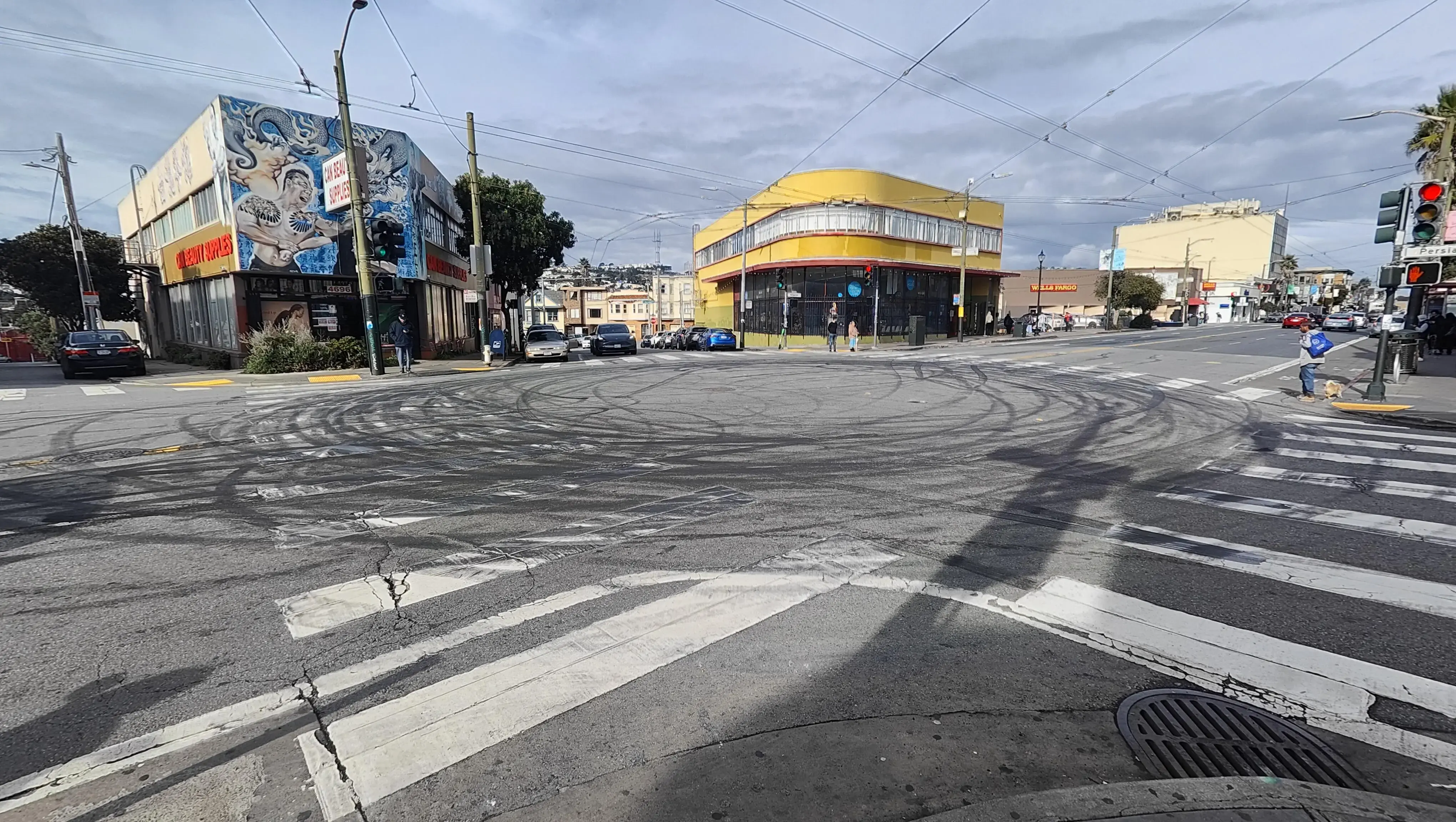 Clean Wash Center Laundry thumbnail 3