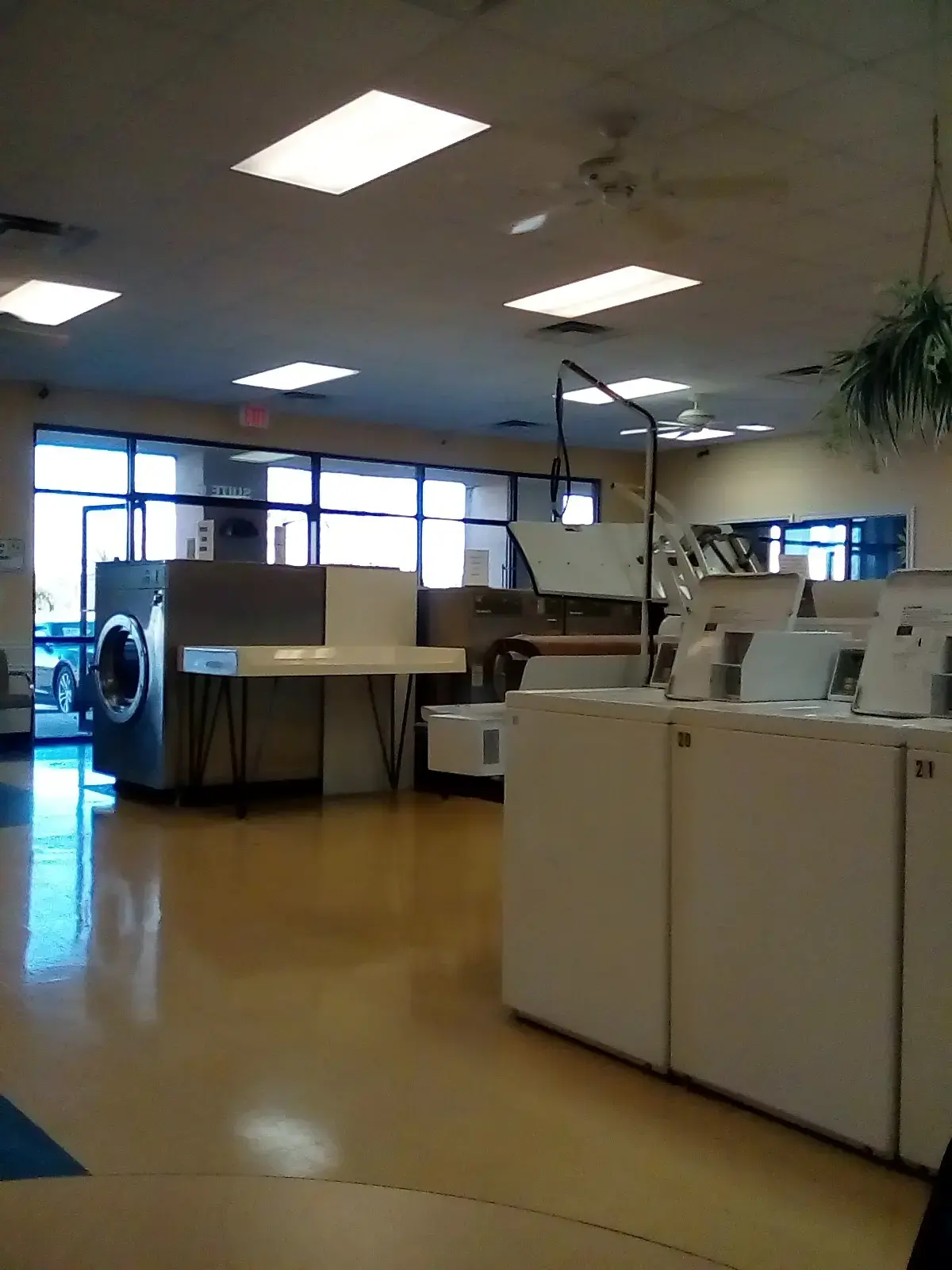 Clean Wash Coin Laundry - Image 8