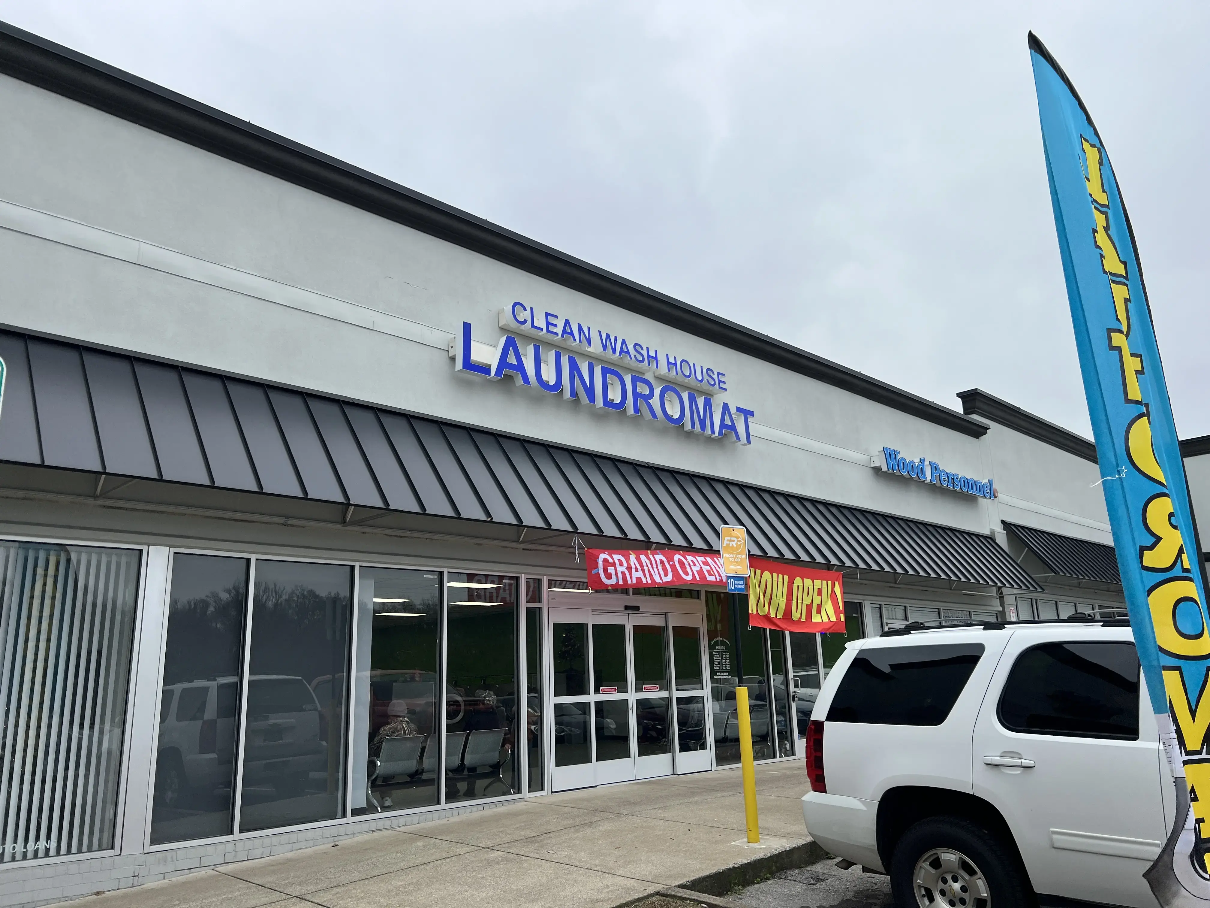 Clean Wash House Laundromat - Image 20