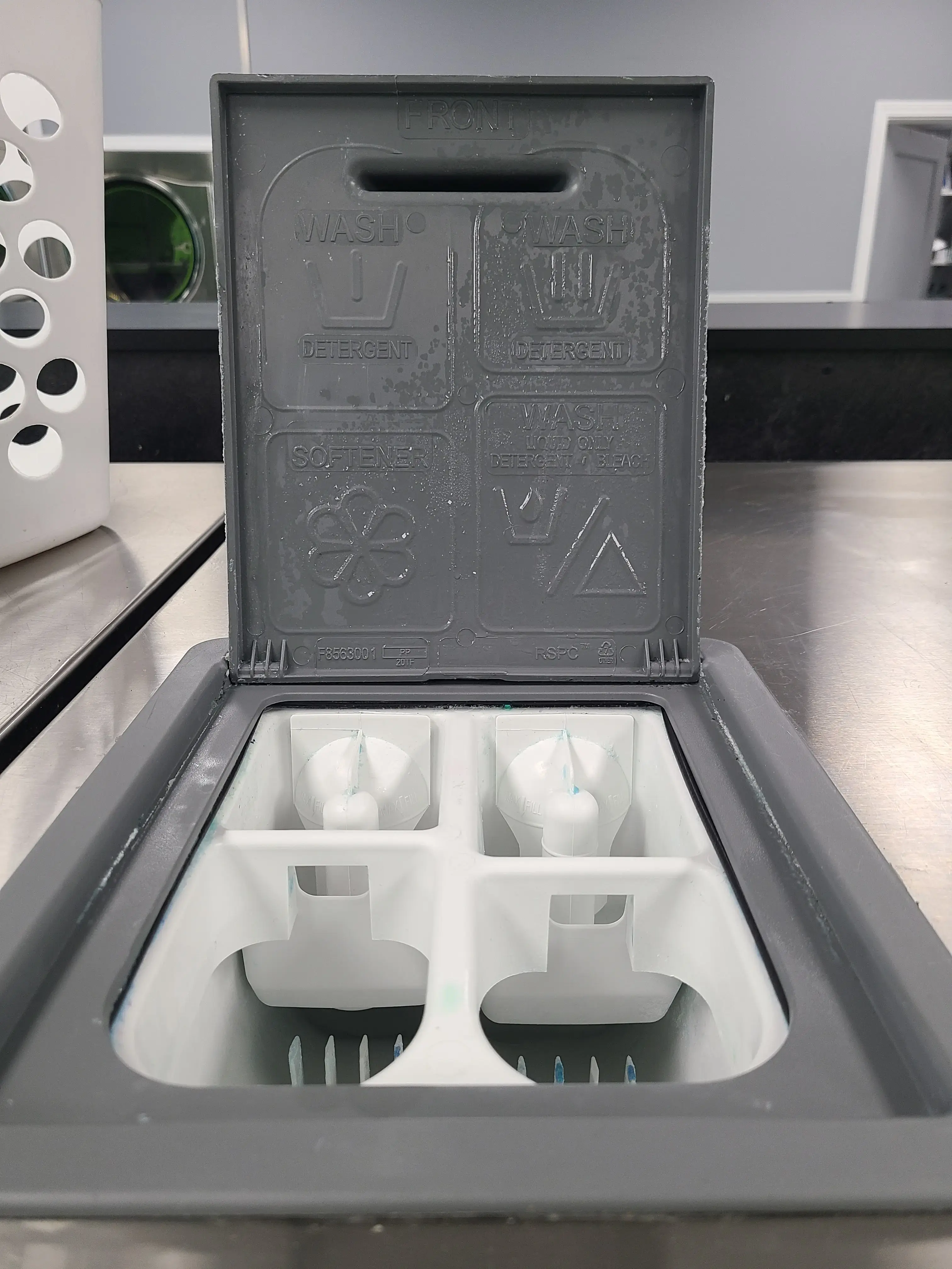 Clean Wash House Laundromat - Image 13