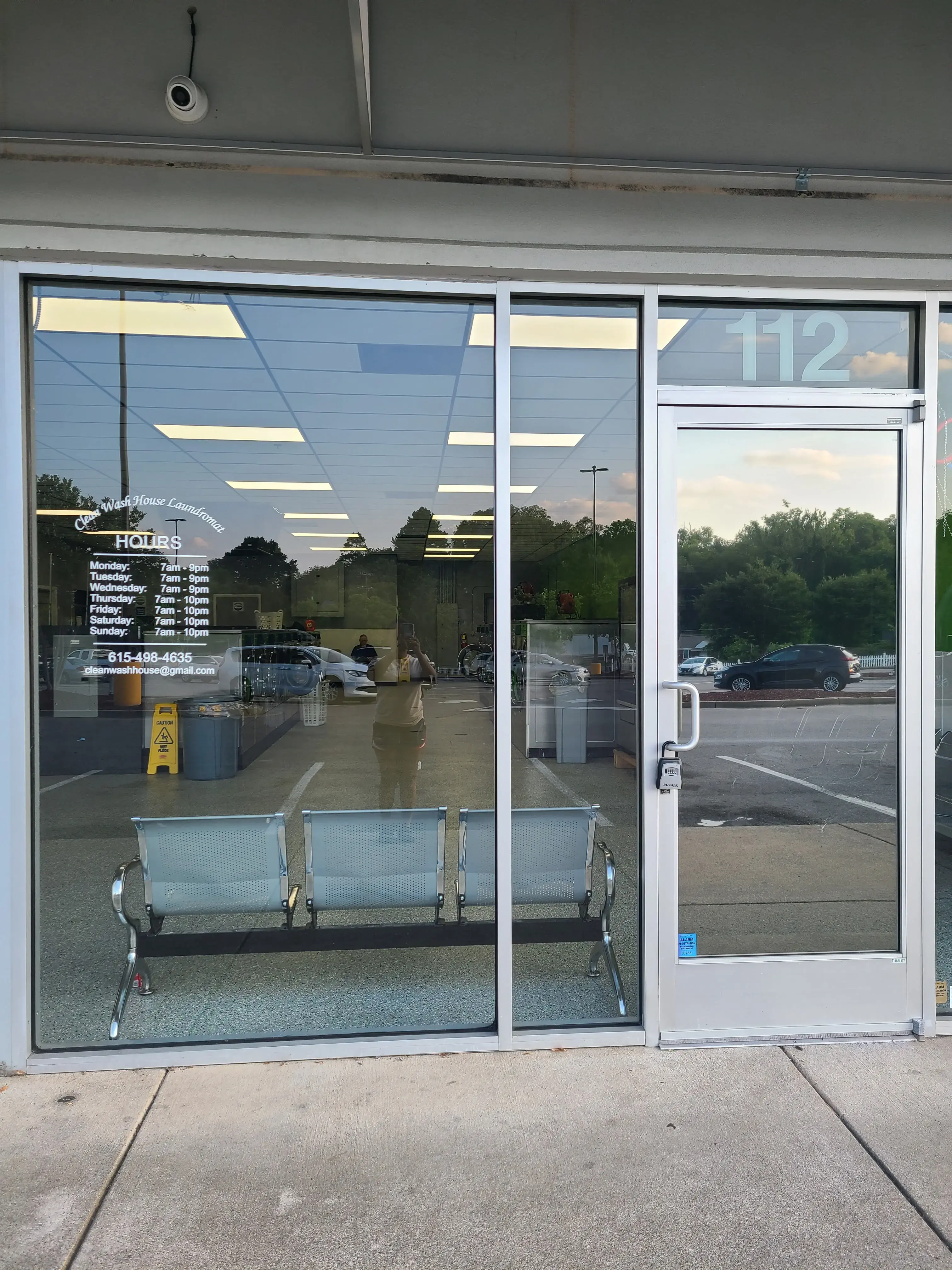 Clean Wash House Laundromat thumbnail 8