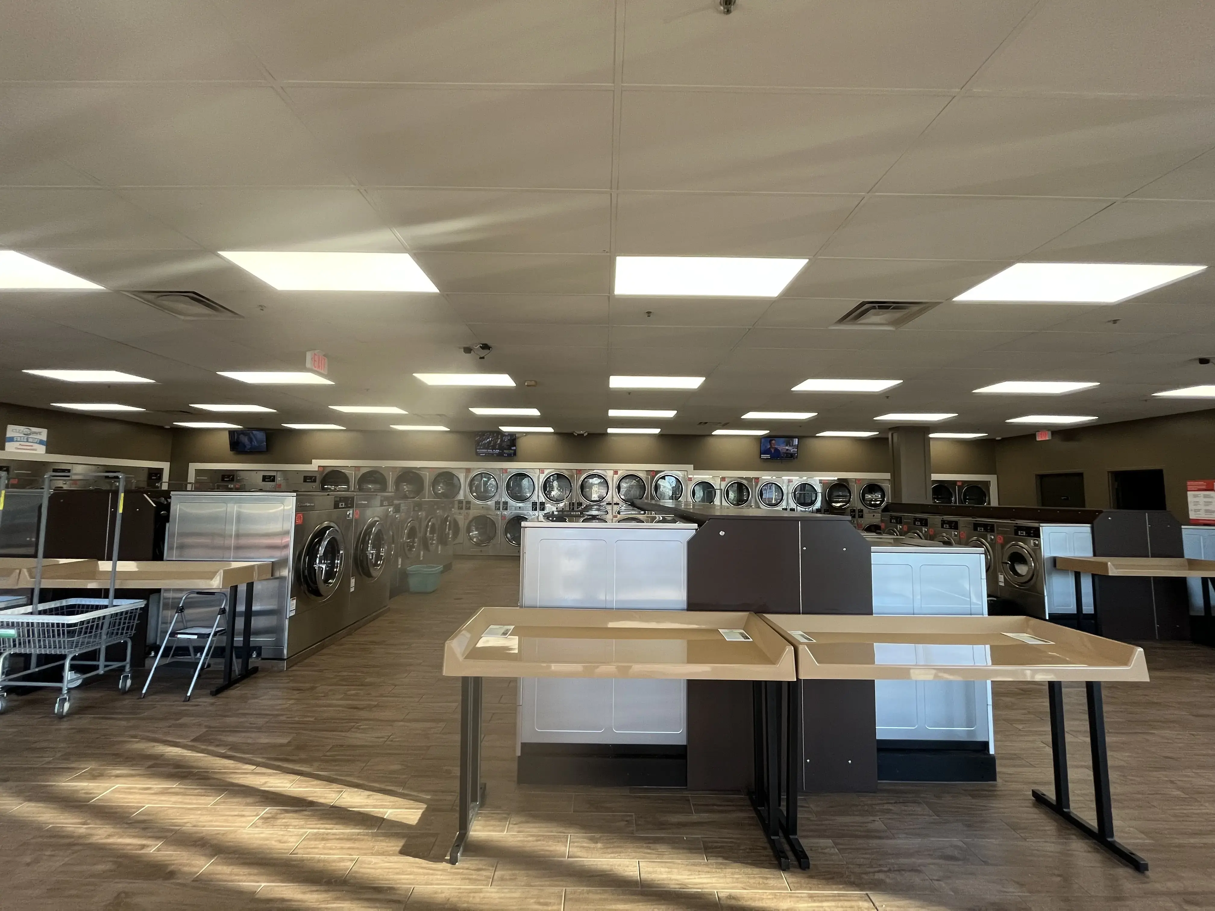 Clean Wave ATL Coin Laundry thumbnail 10