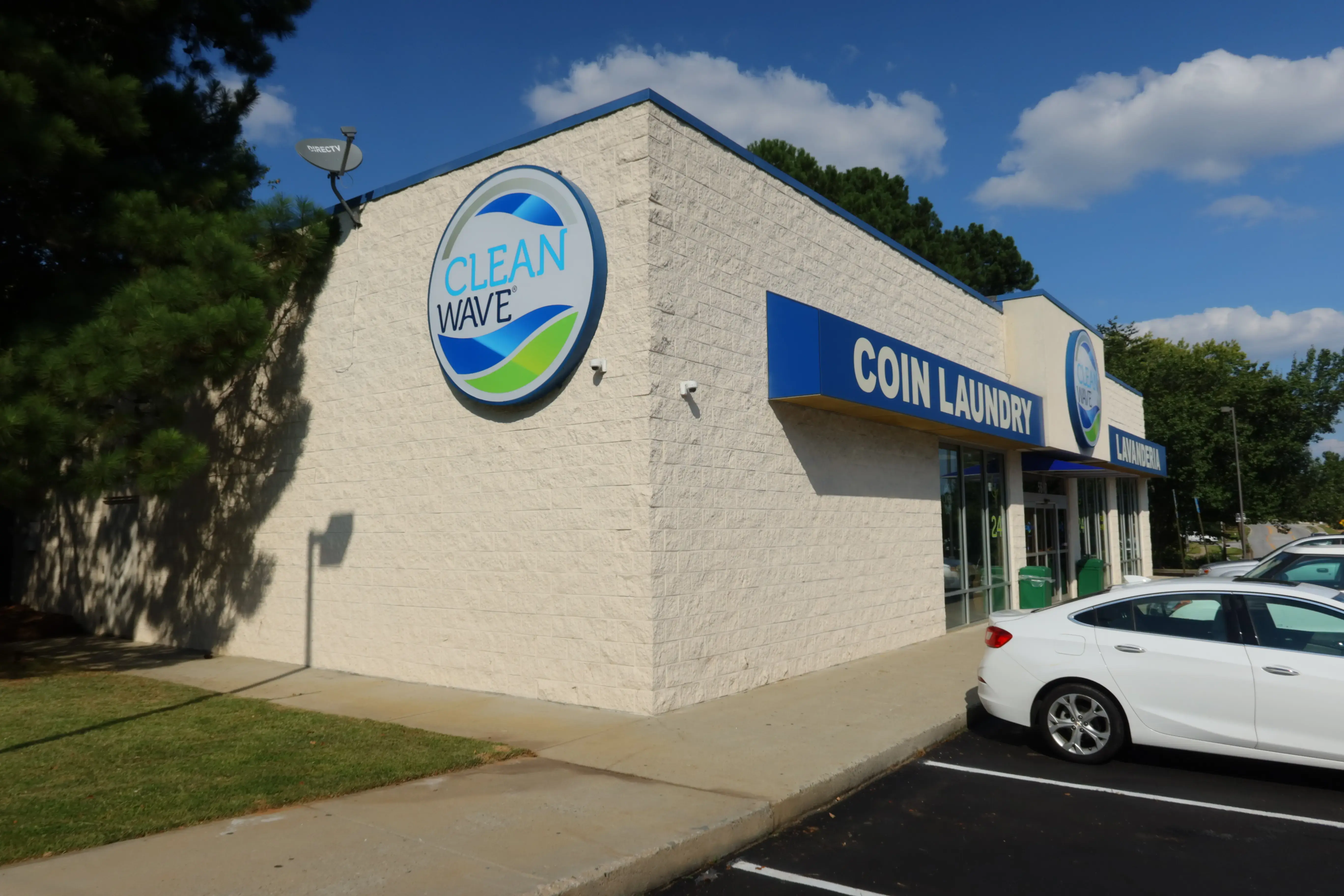 Clean Wave ATL Coin Laundry - Image 3