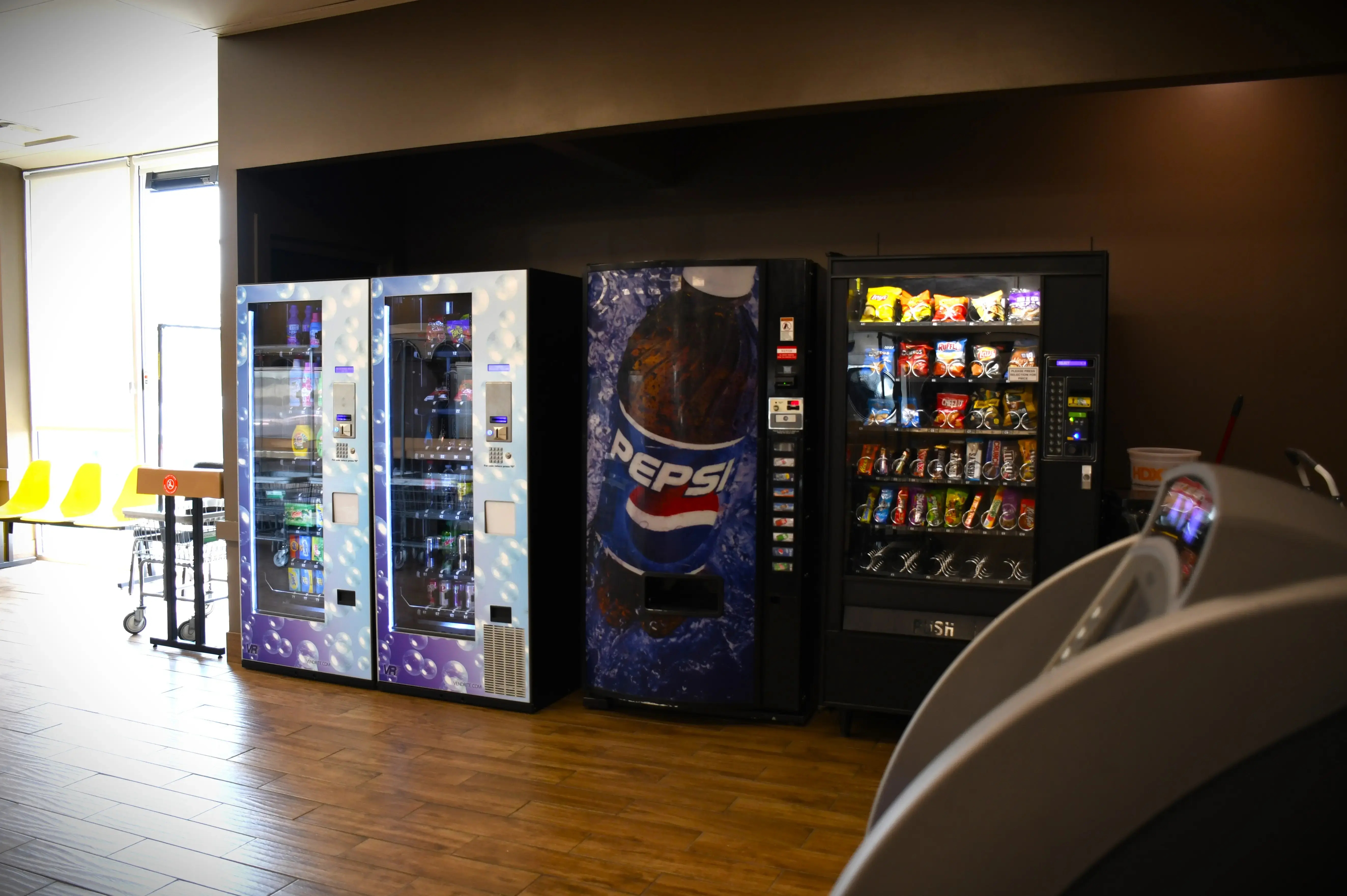 Clean Wave ATL Coin Laundry - Image 18