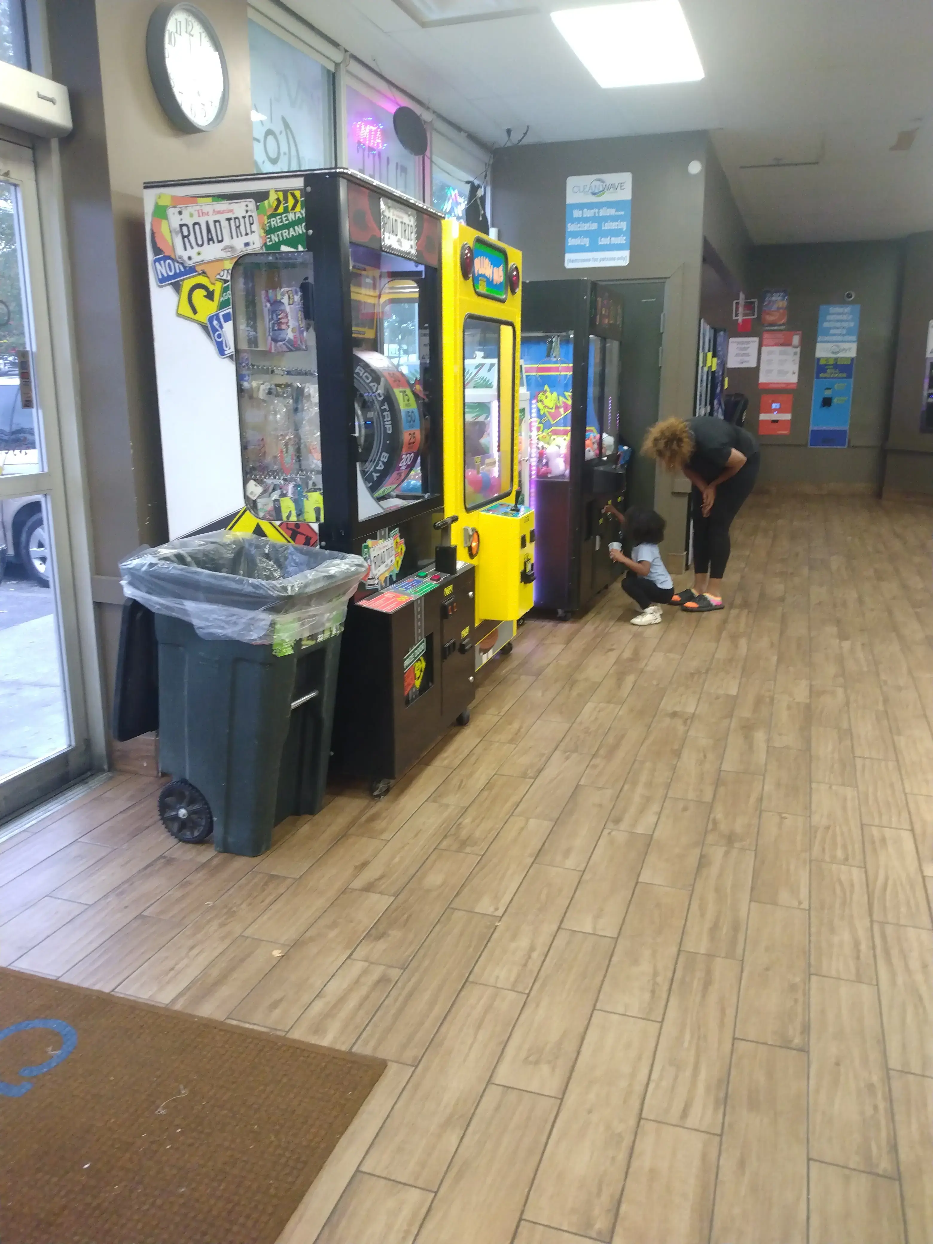 Clean Wave ATL Coin Laundry - Image 4