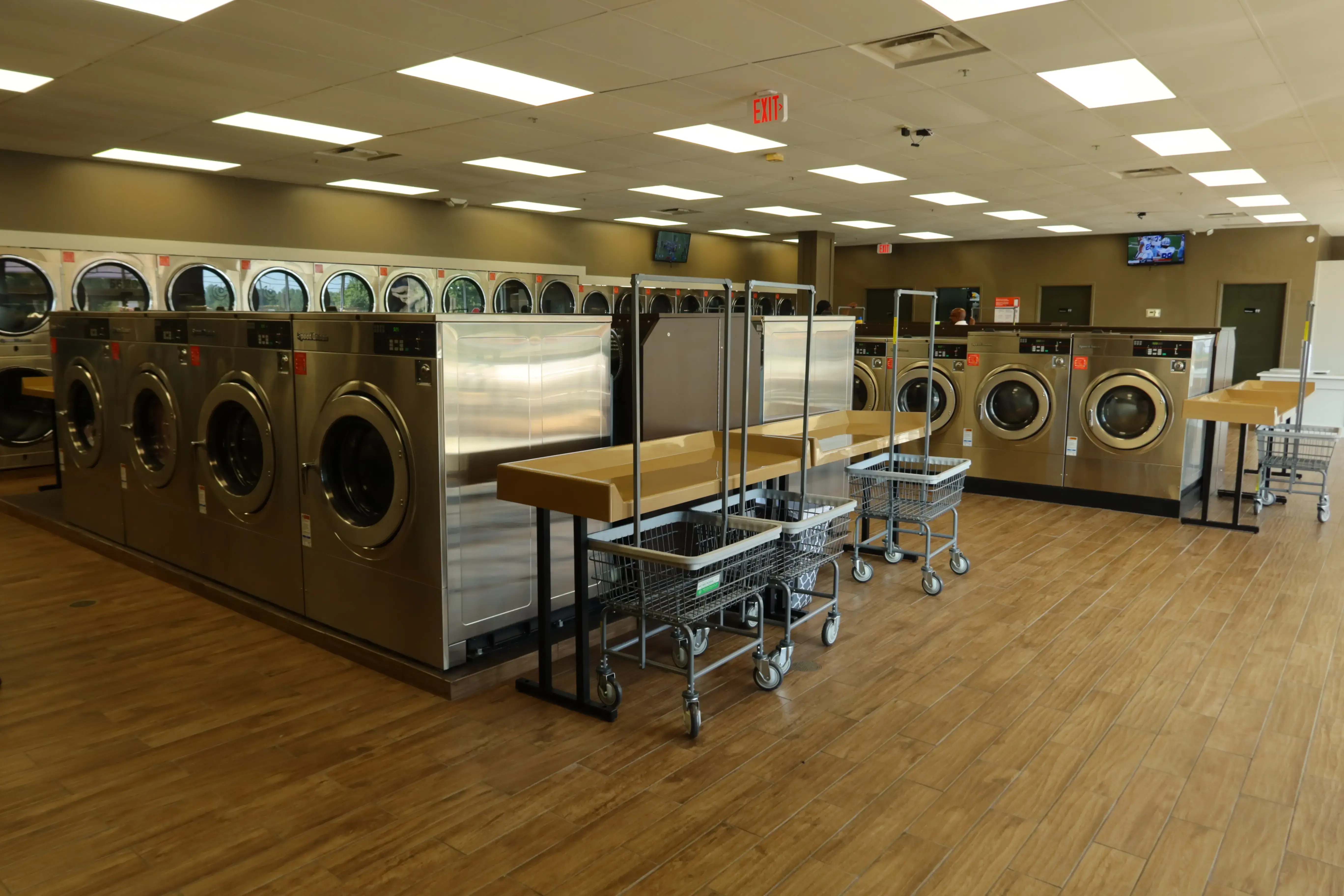 Clean Wave ATL Coin Laundry thumbnail 2
