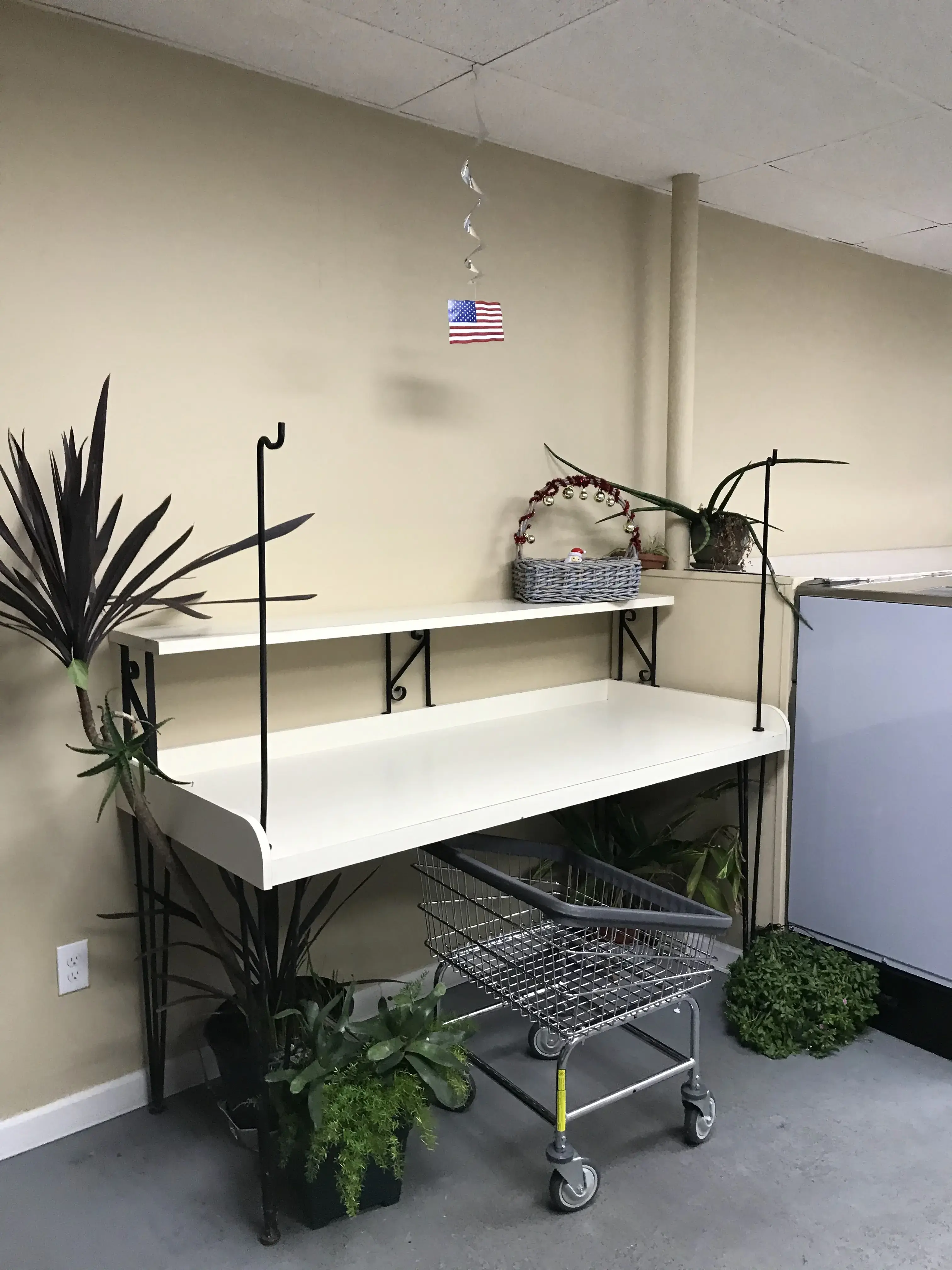 Clean Wave Laundromat thumbnail 4