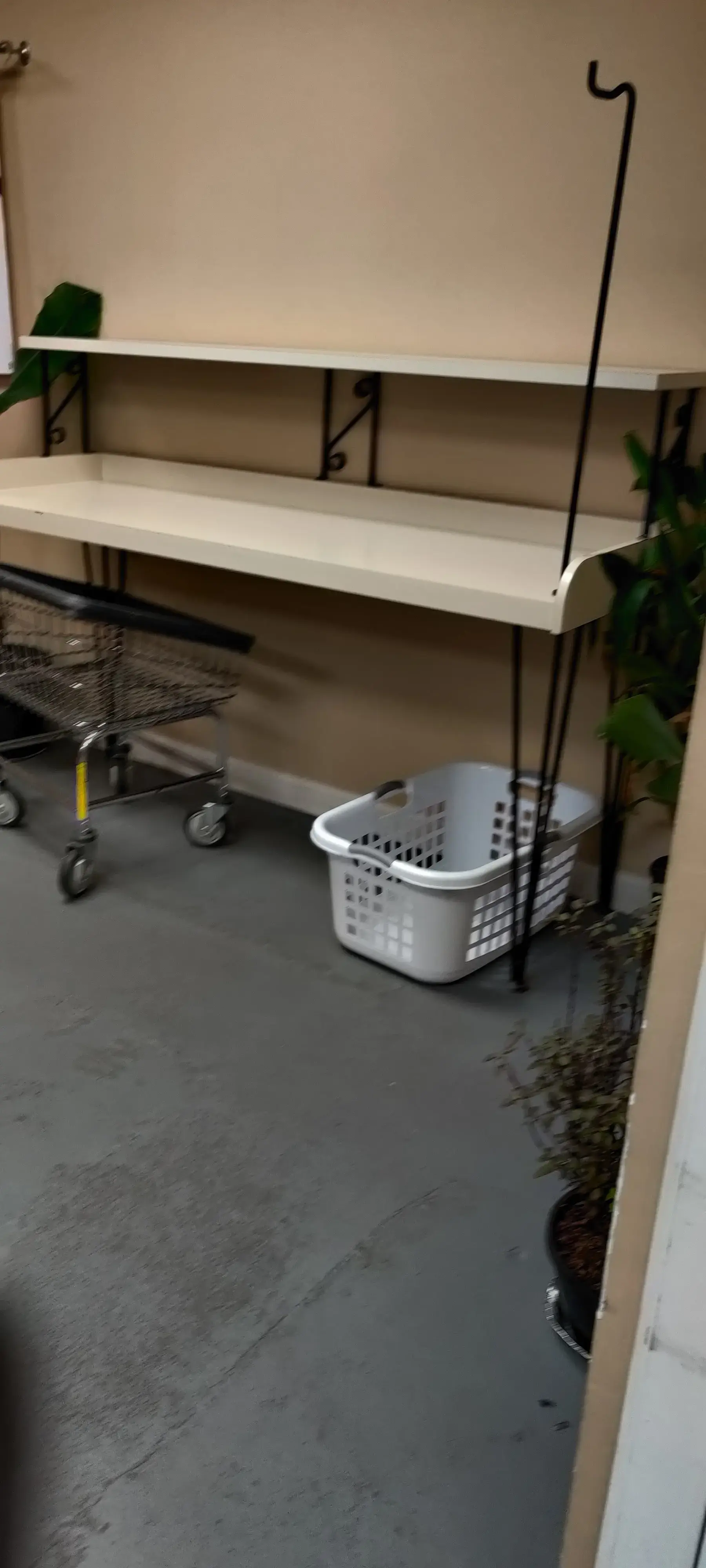 Clean Wave Laundromat - Image 20