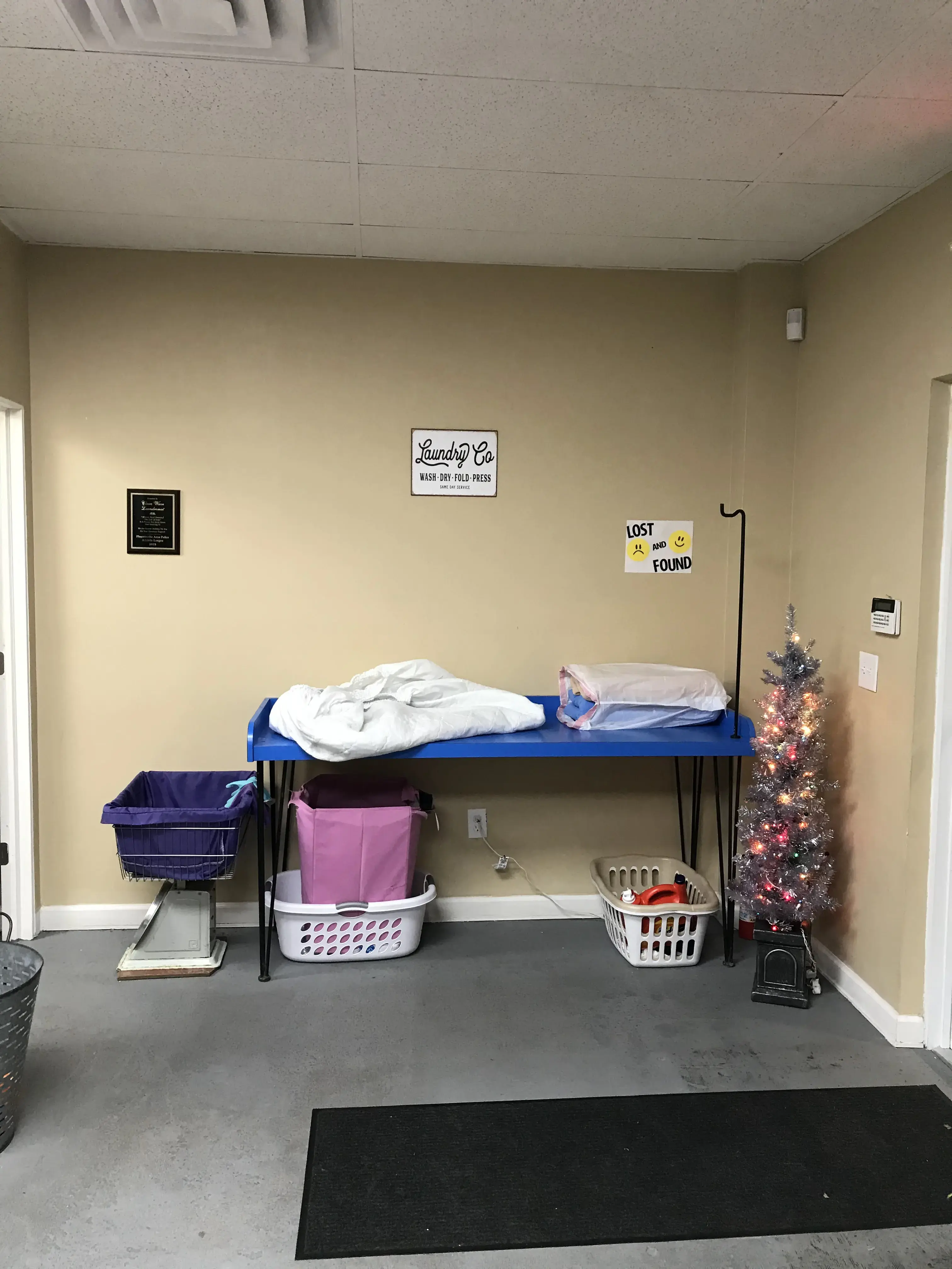 Clean Wave Laundromat - Image 7