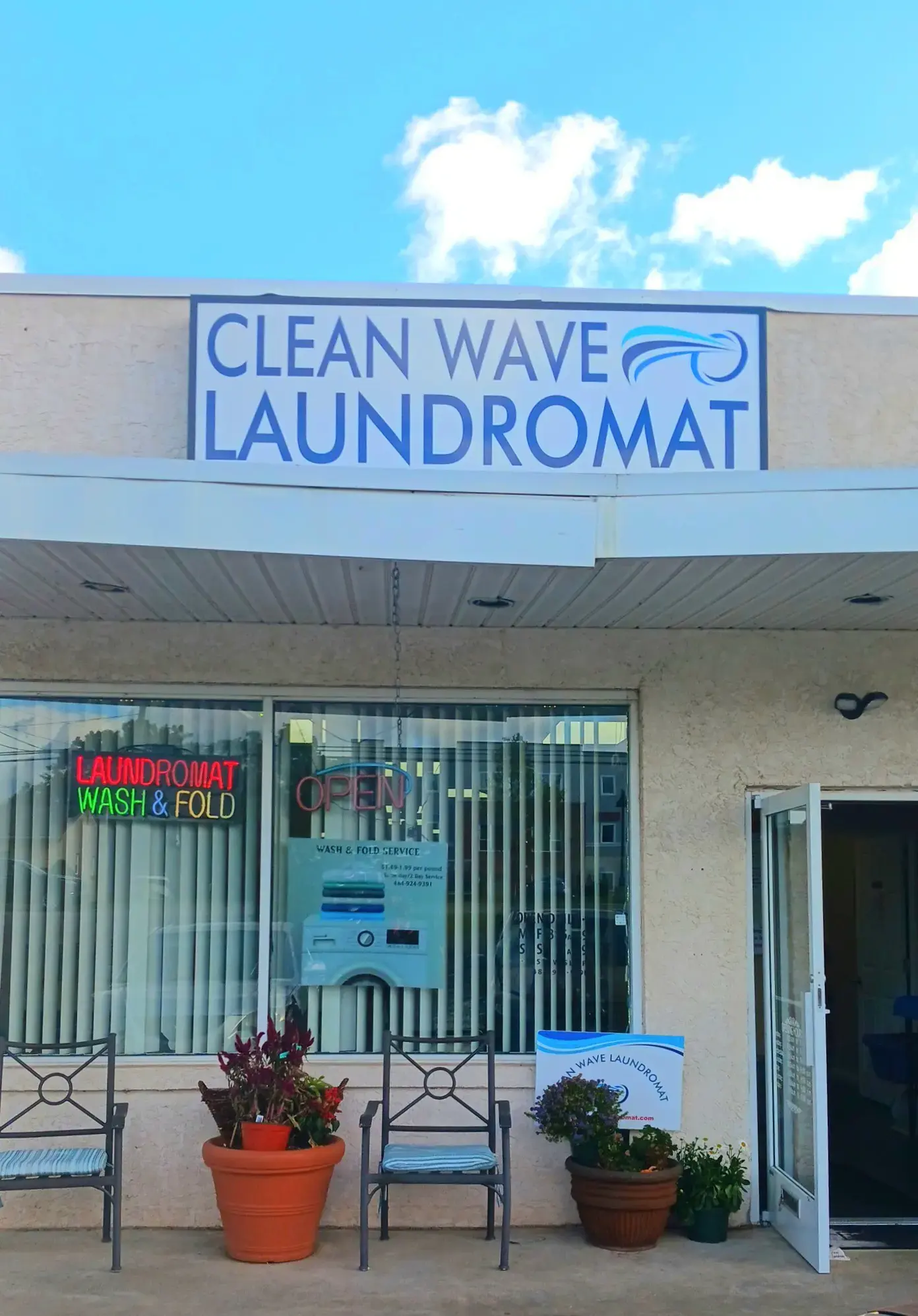 Clean Wave Laundromat thumbnail 10