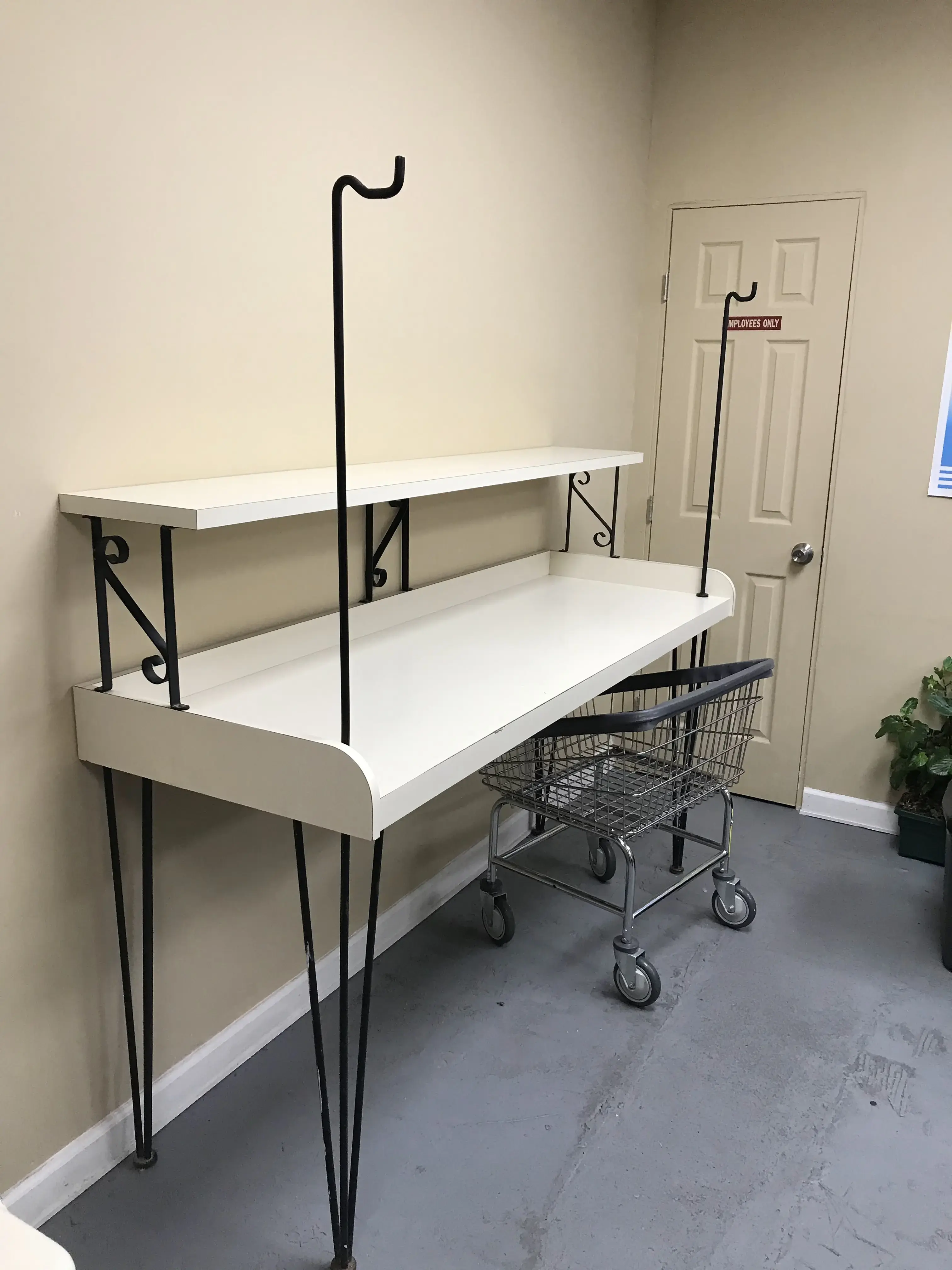 Clean Wave Laundromat thumbnail 12