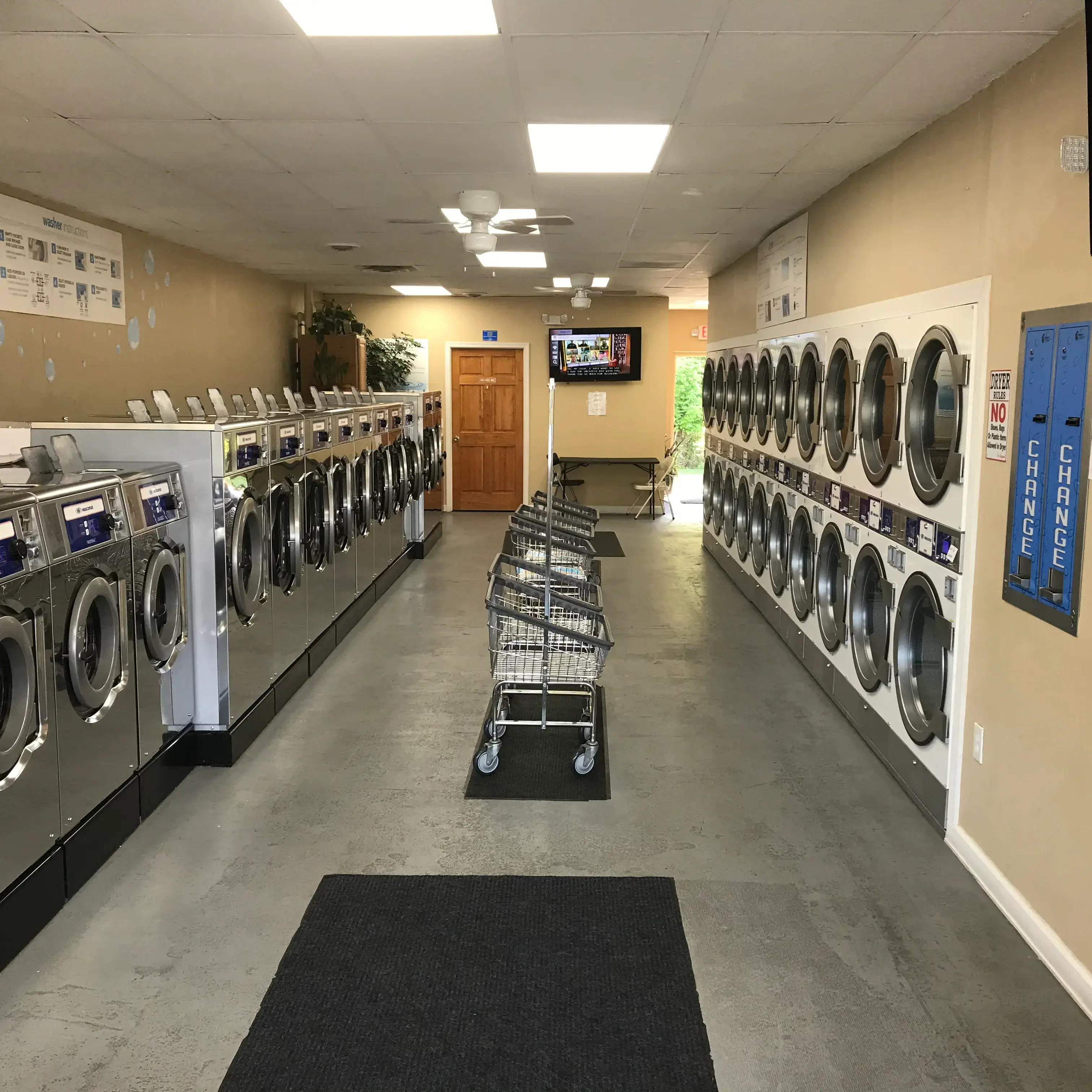 Clean Wave Laundromat - Image 2