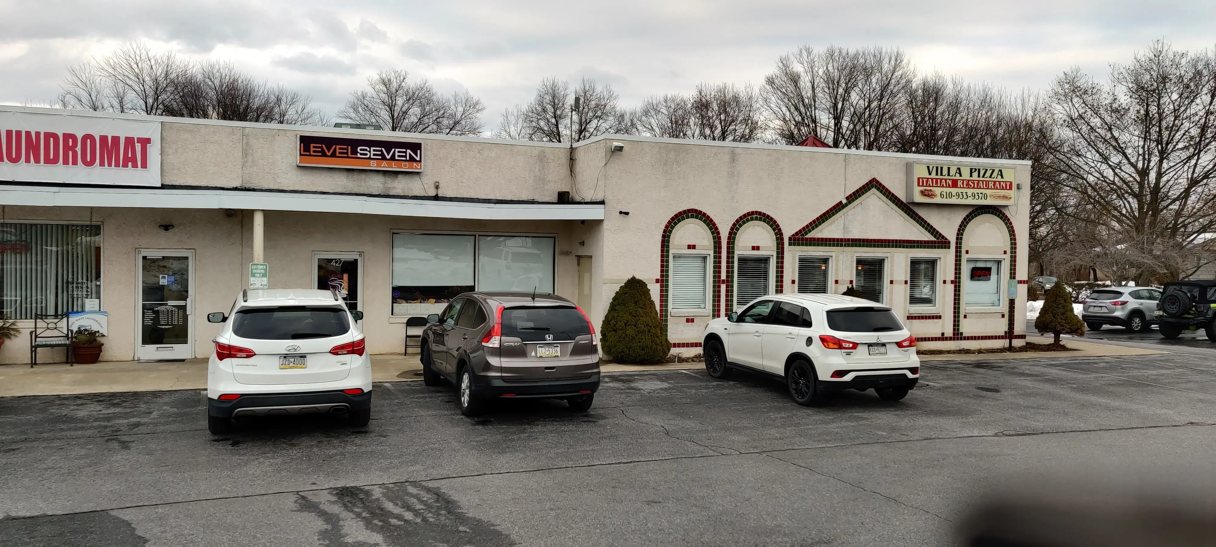 Clean Wave Laundromat - Image 14