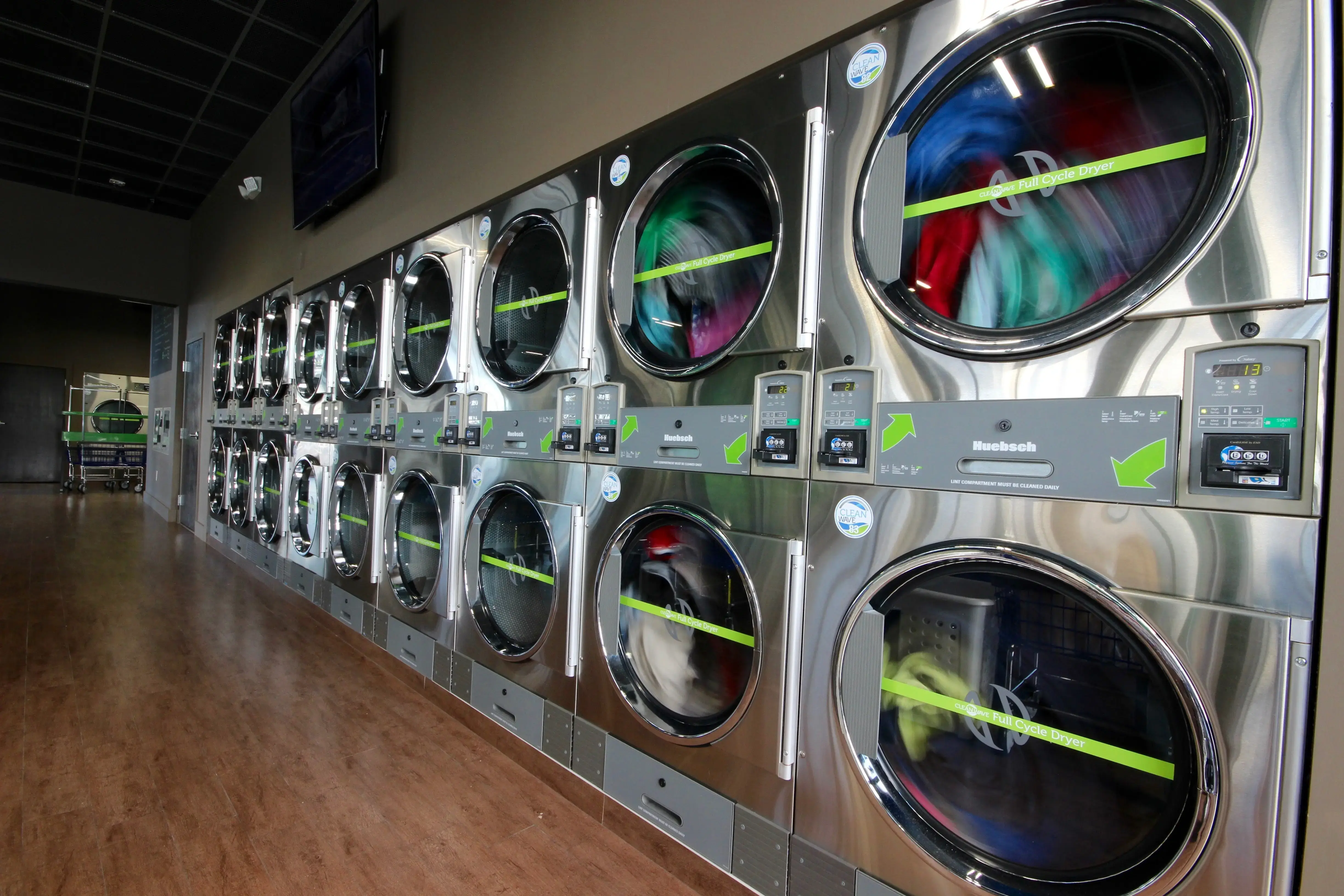 Clean Wave Laundry - Image 4