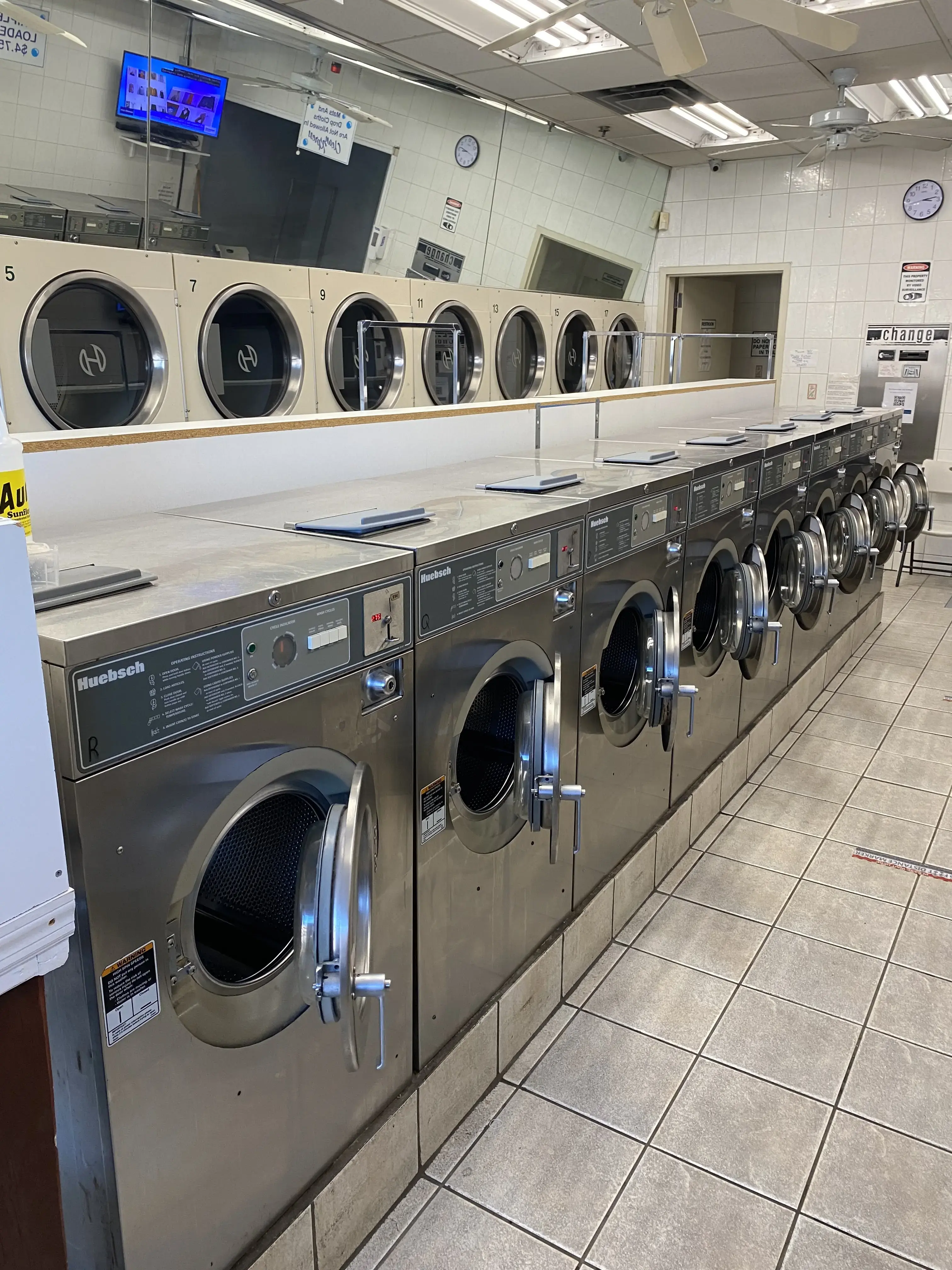 Clean Xpress Laundromat - Image 5