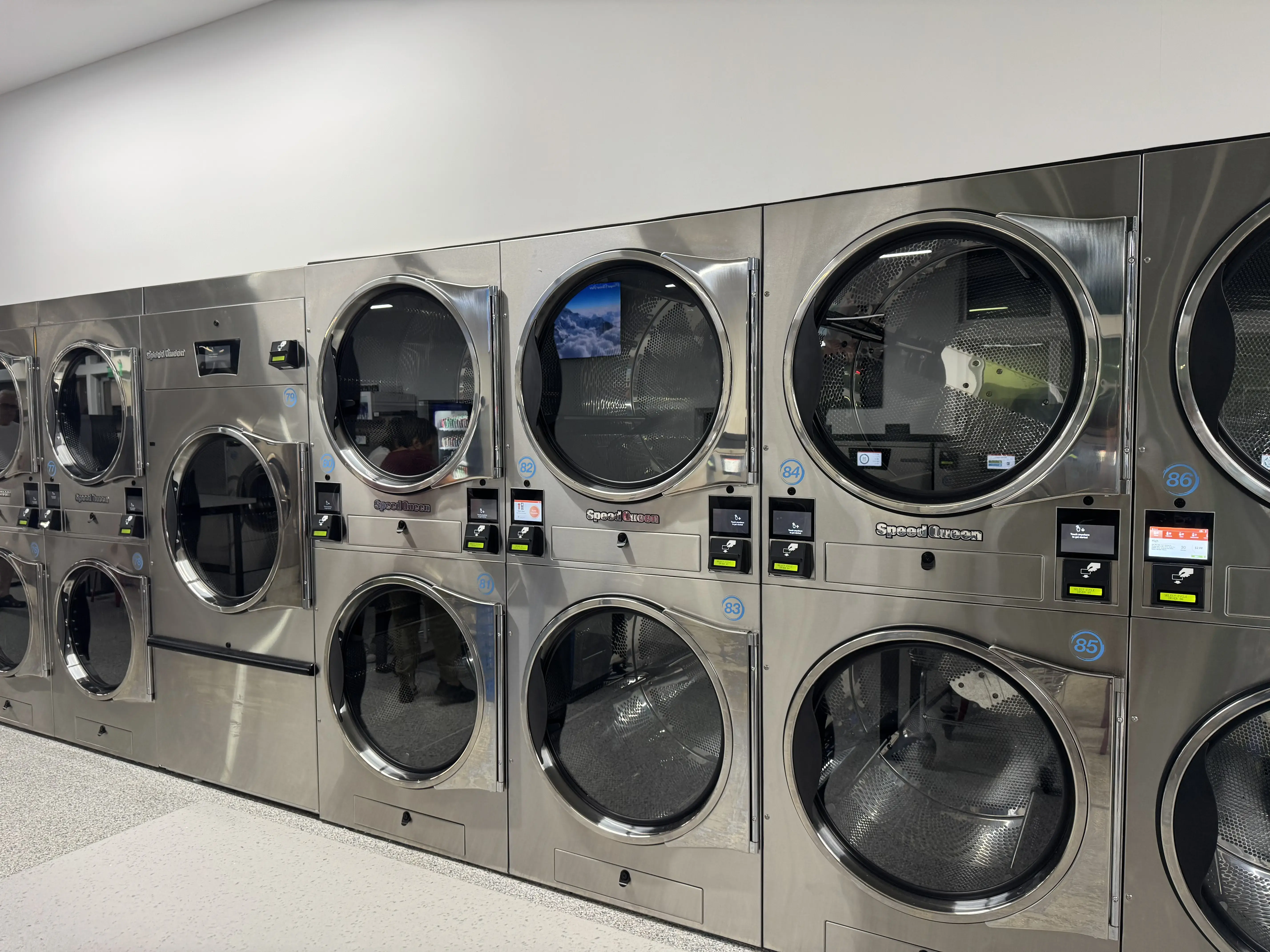 Clean Zone Laundry thumbnail 10