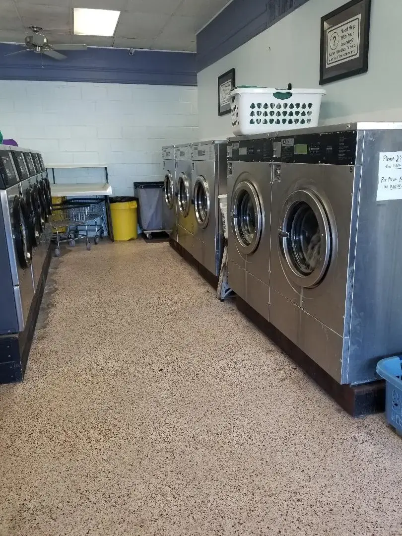 Cleanerama Dry Cleaners & Laundromat - Image 19