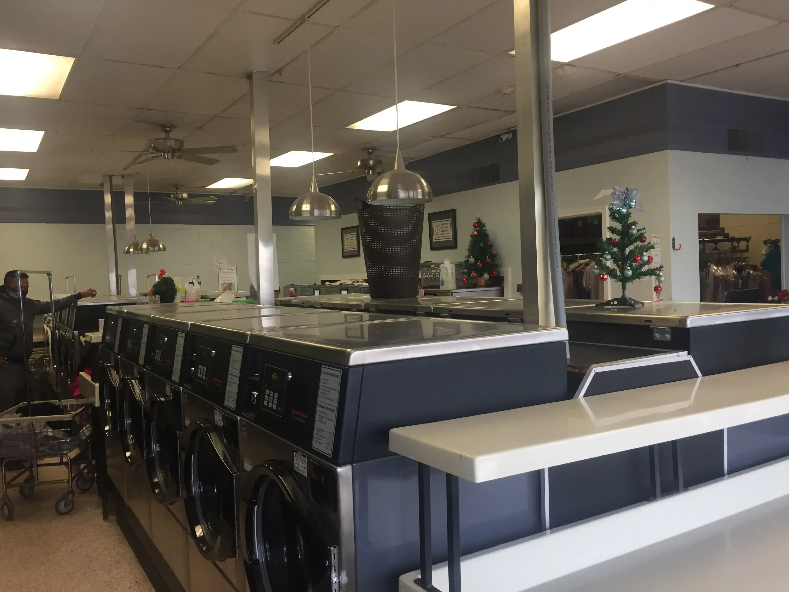Cleanerama Dry Cleaners & Laundromat - Image 15