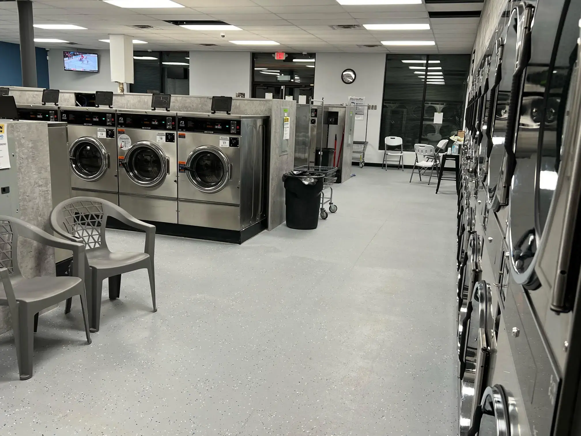 Cleanland Laundromat - Image 17