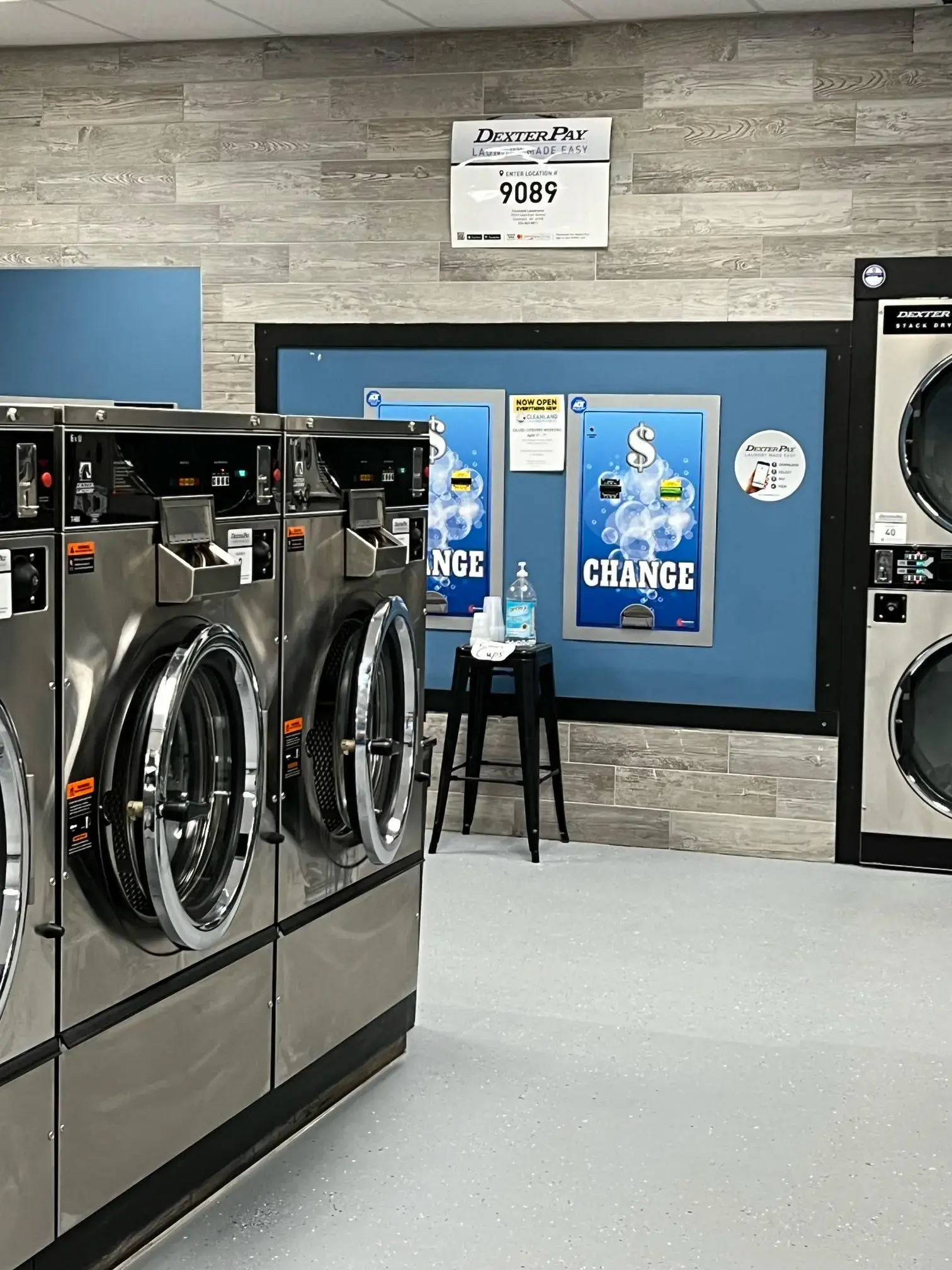 Cleanland Laundromat - Image 15