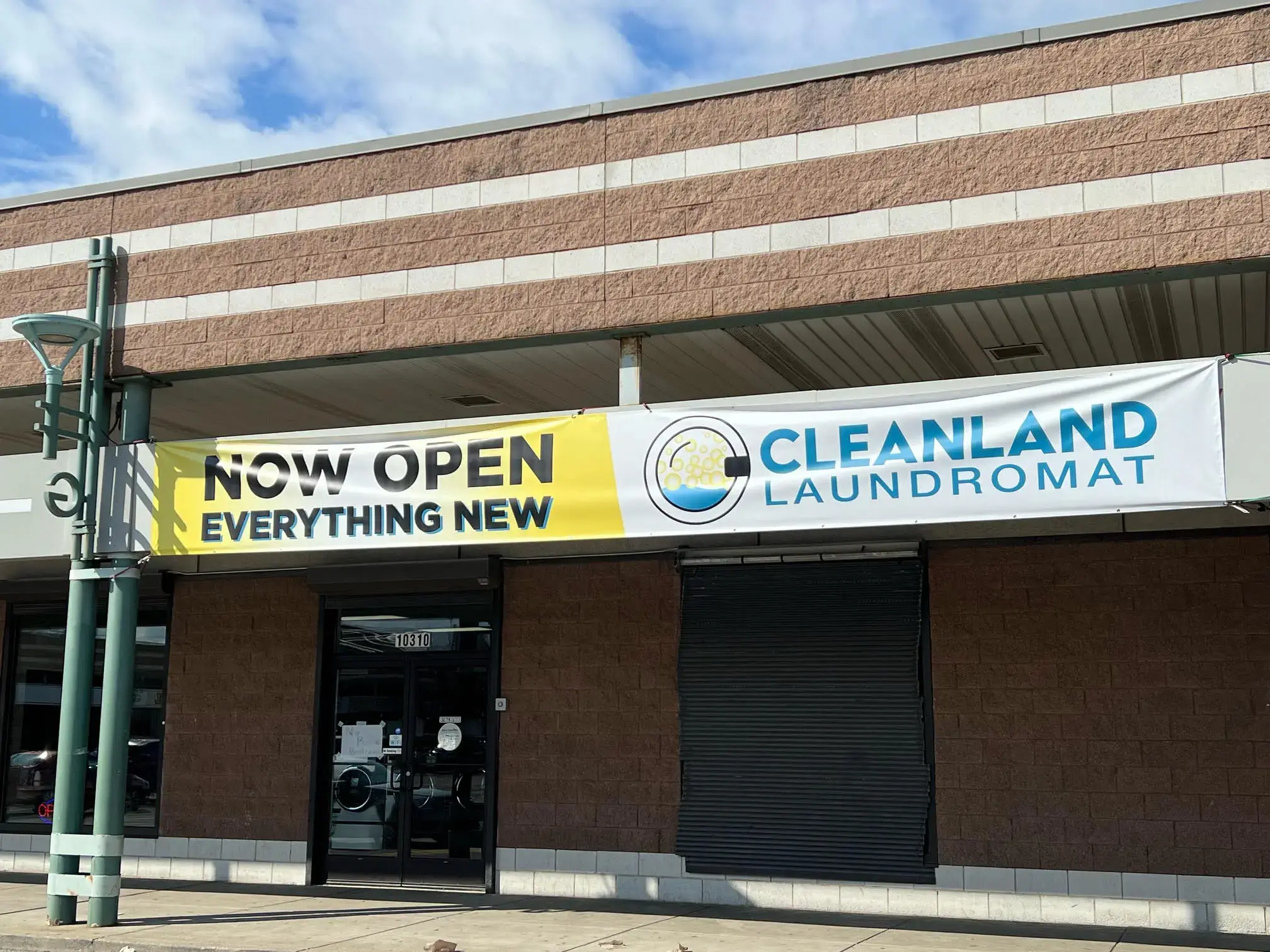 Cleanland Laundromat thumbnail 8