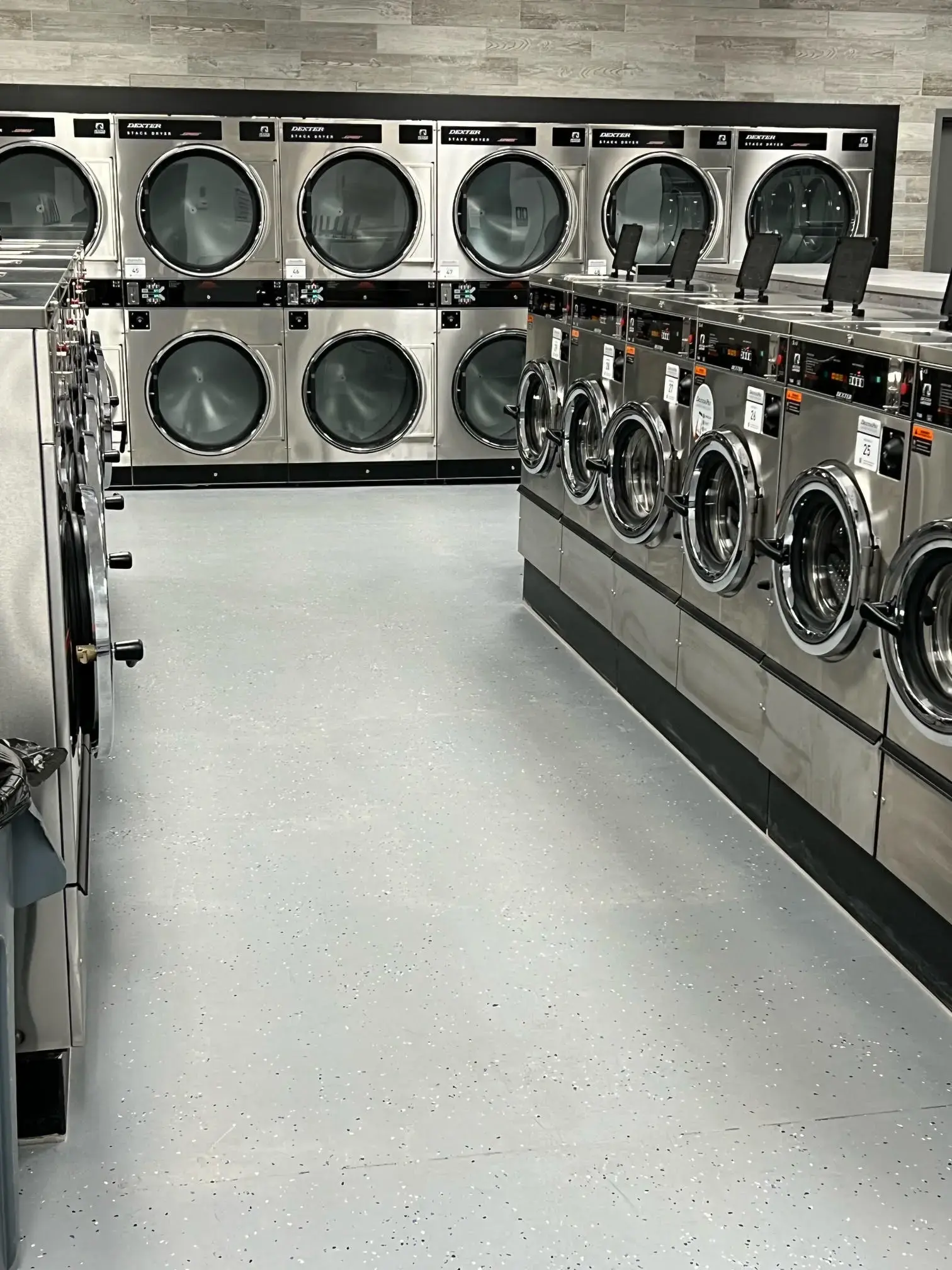 Cleanland Laundromat thumbnail 10