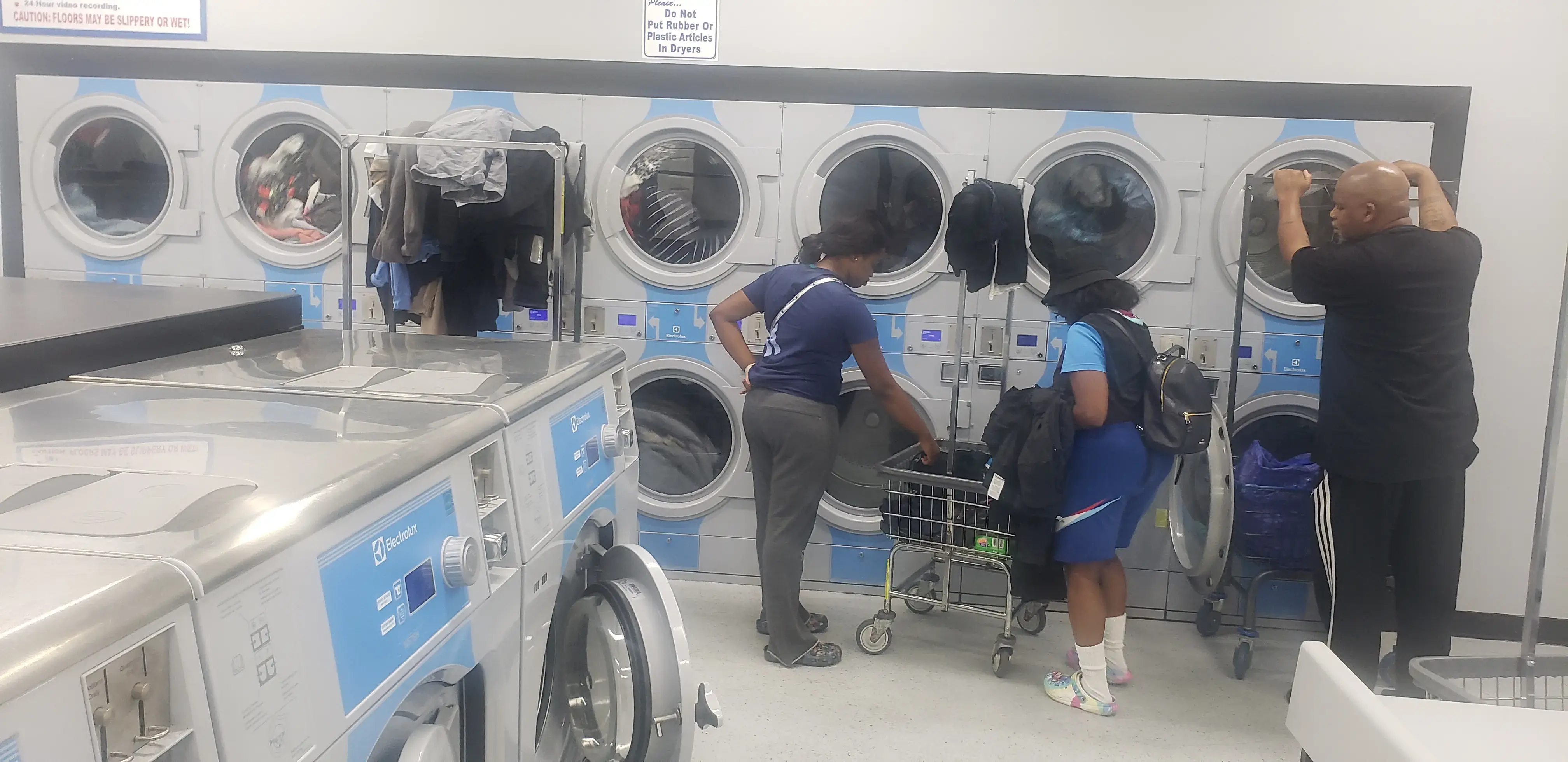 CleanMAX Laundromat thumbnail 11