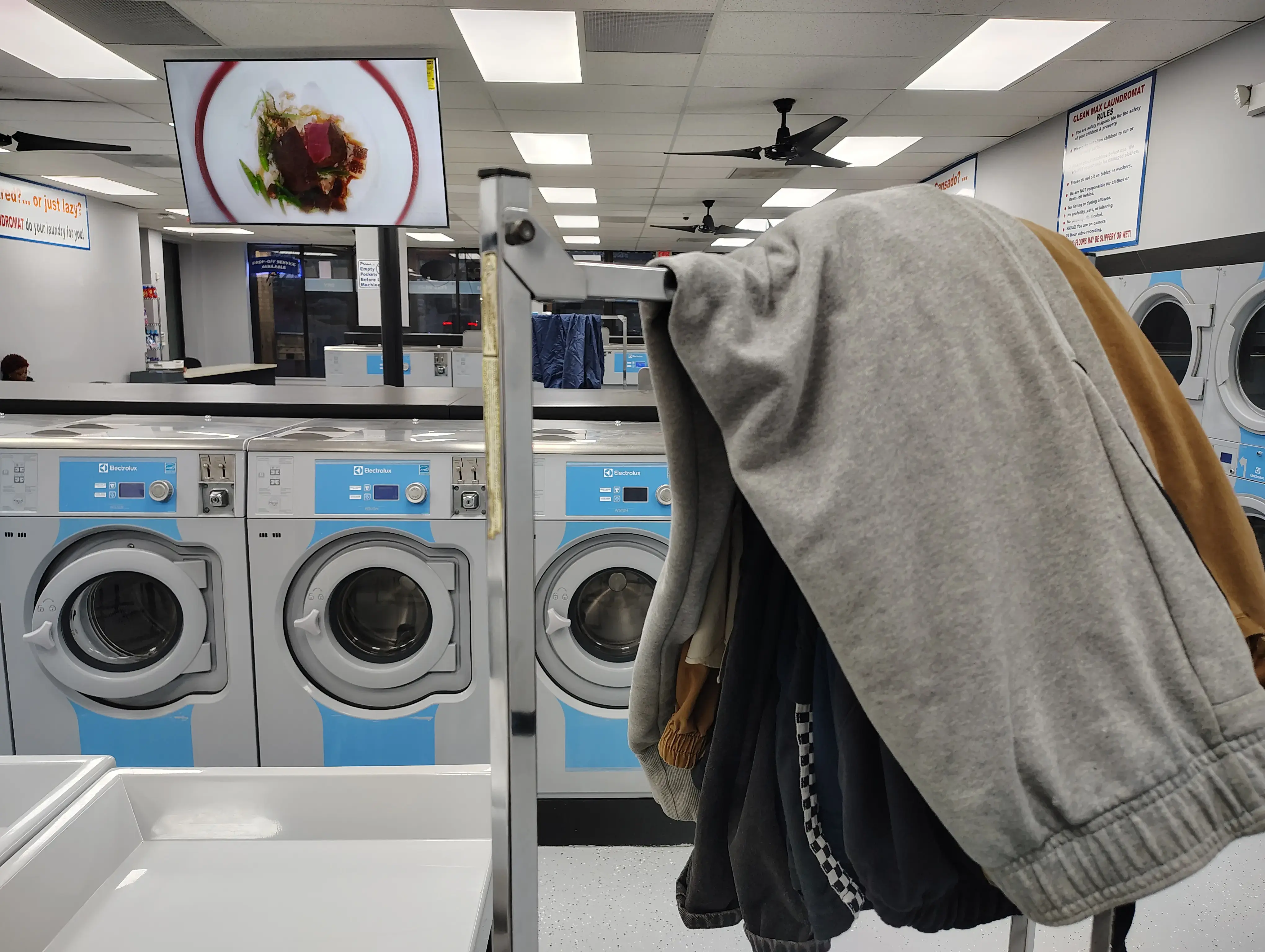 CleanMAX Laundromat thumbnail 2