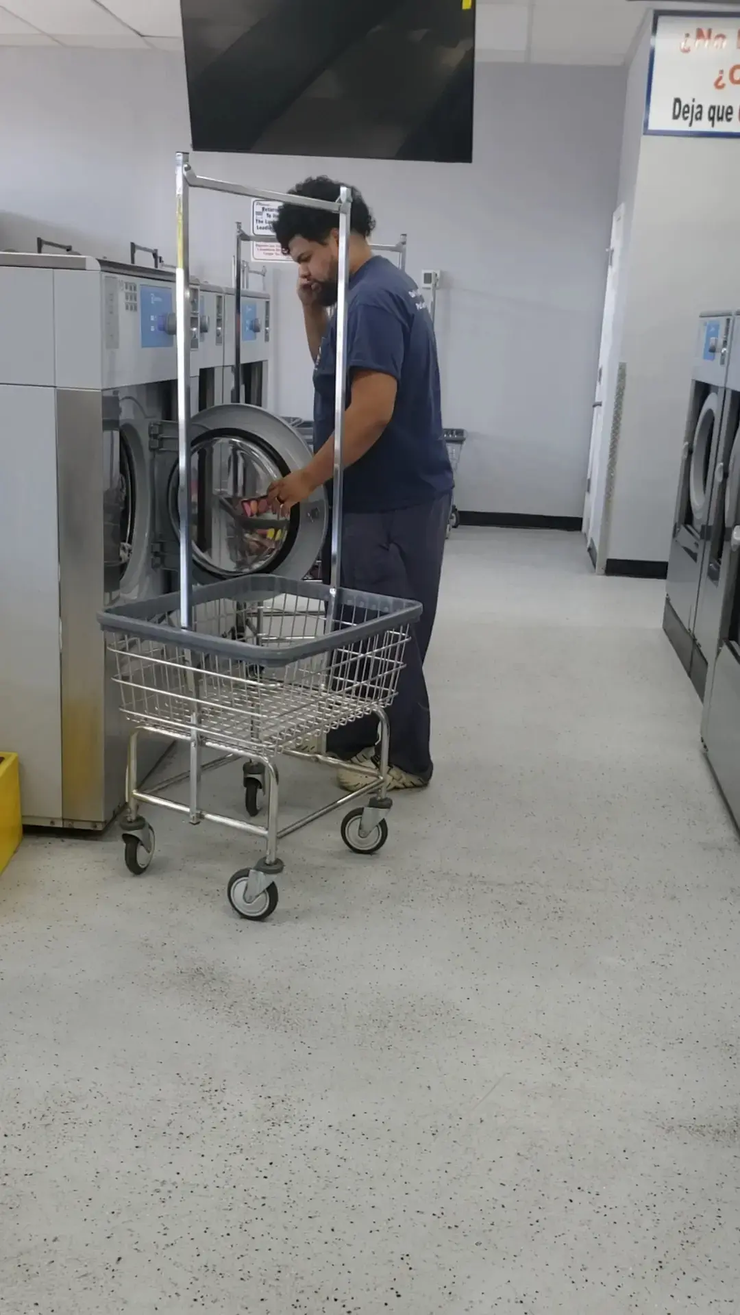 CleanMAX Laundromat thumbnail 6