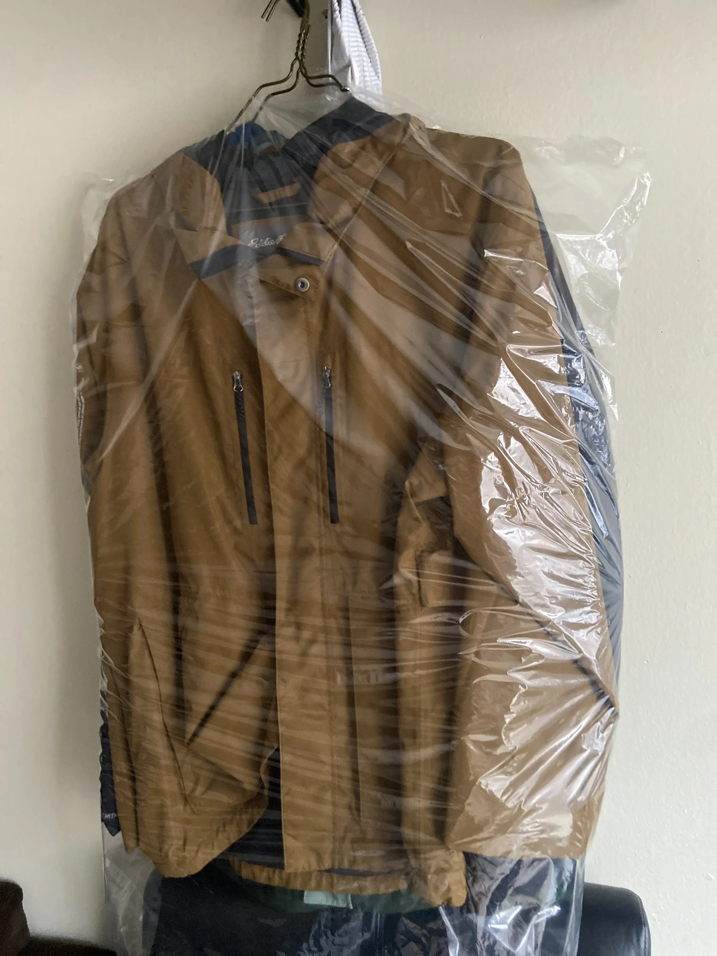 Clean'n'Press Dry Cleaning, Laundry & Linen thumbnail 5