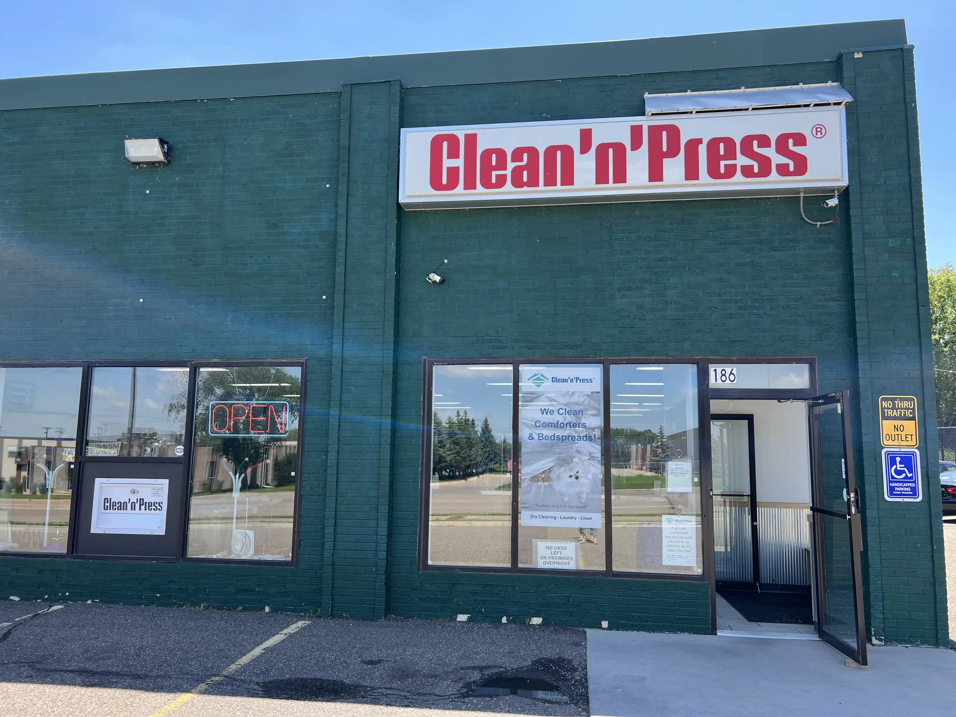 Clean'n'Press Dry Cleaning, Laundry & Linen thumbnail 3