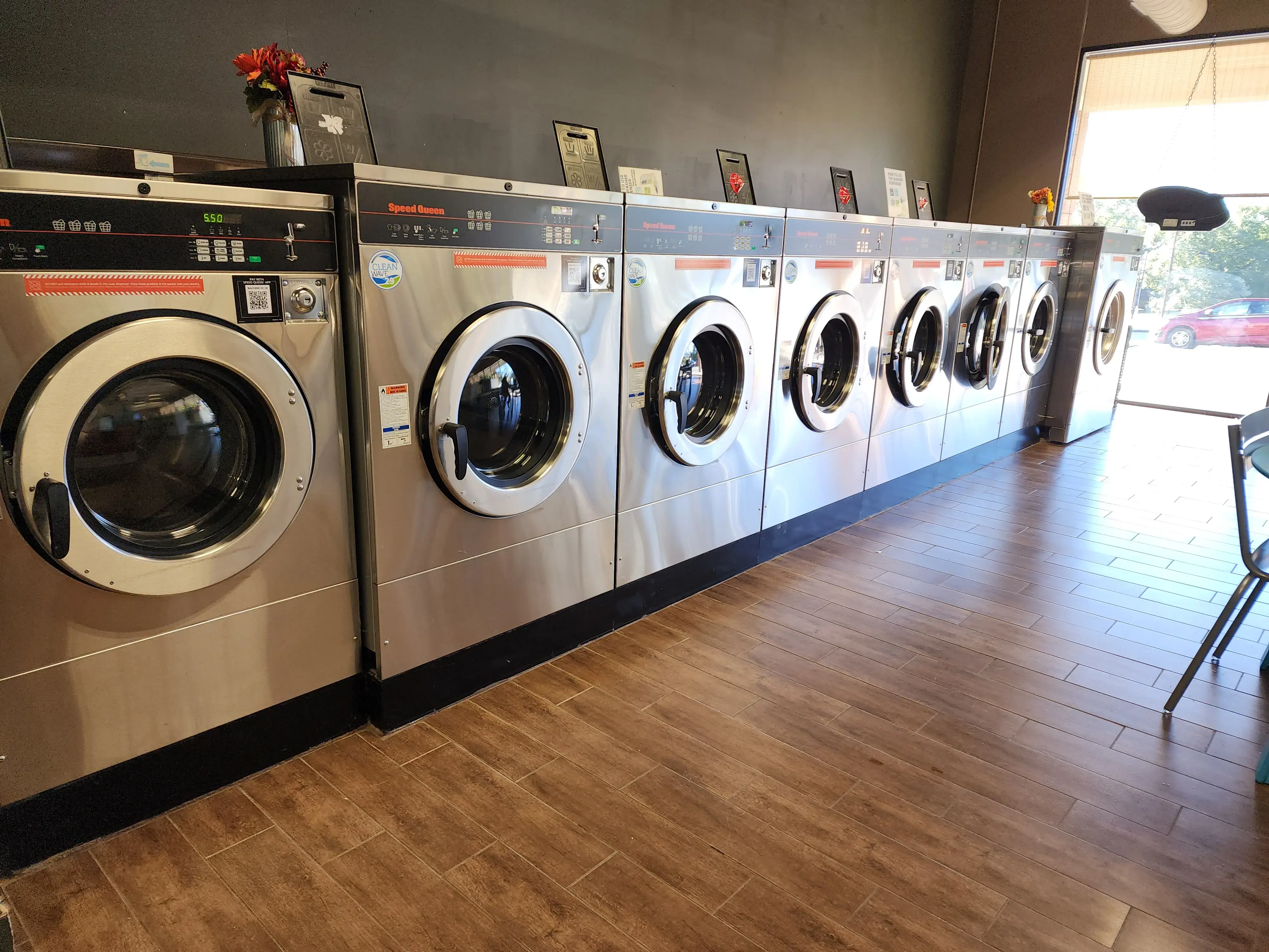 Cleanwave Laundry Hickory thumbnail 3