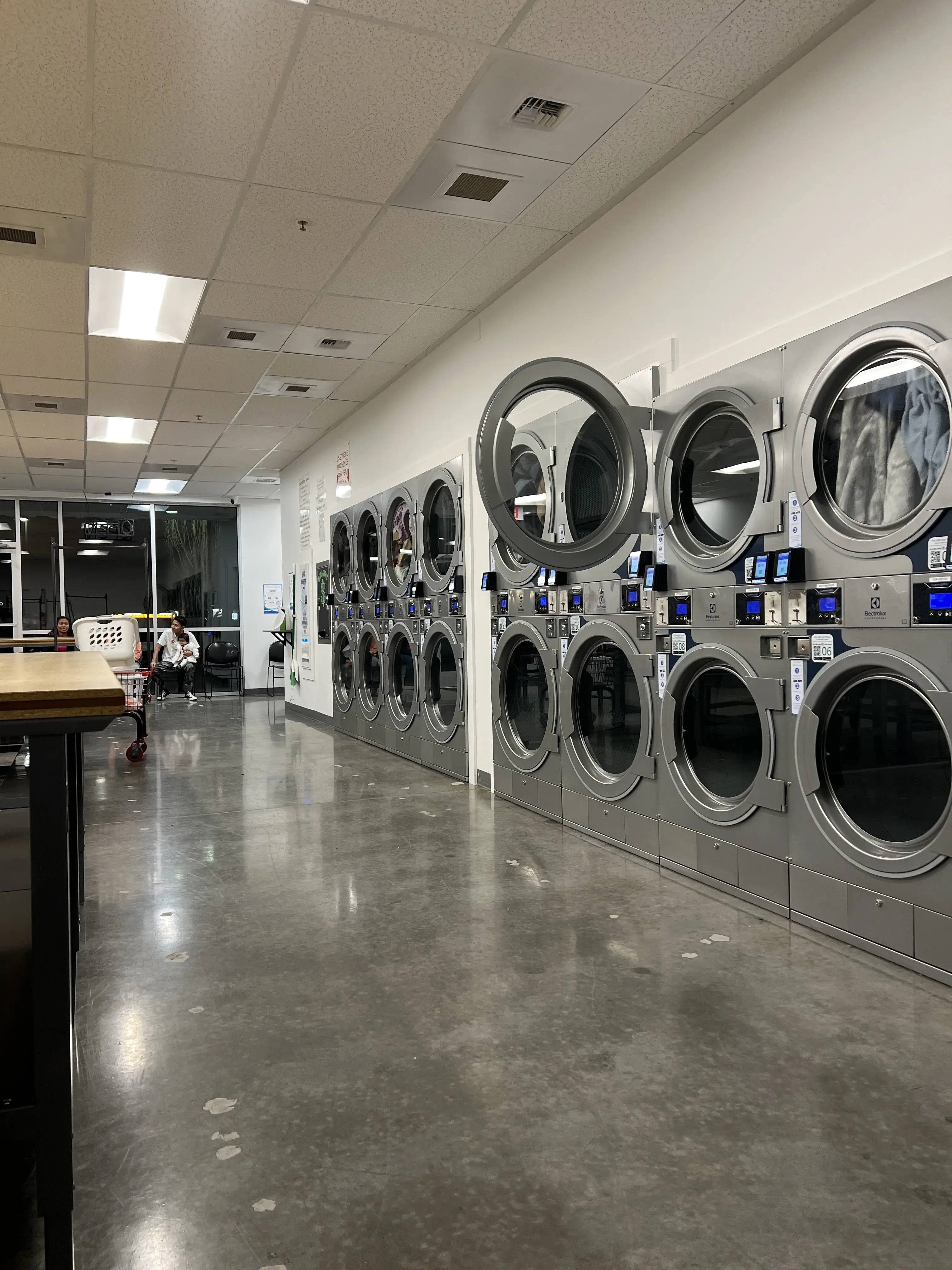 Cleanworks laundromat thumbnail 16
