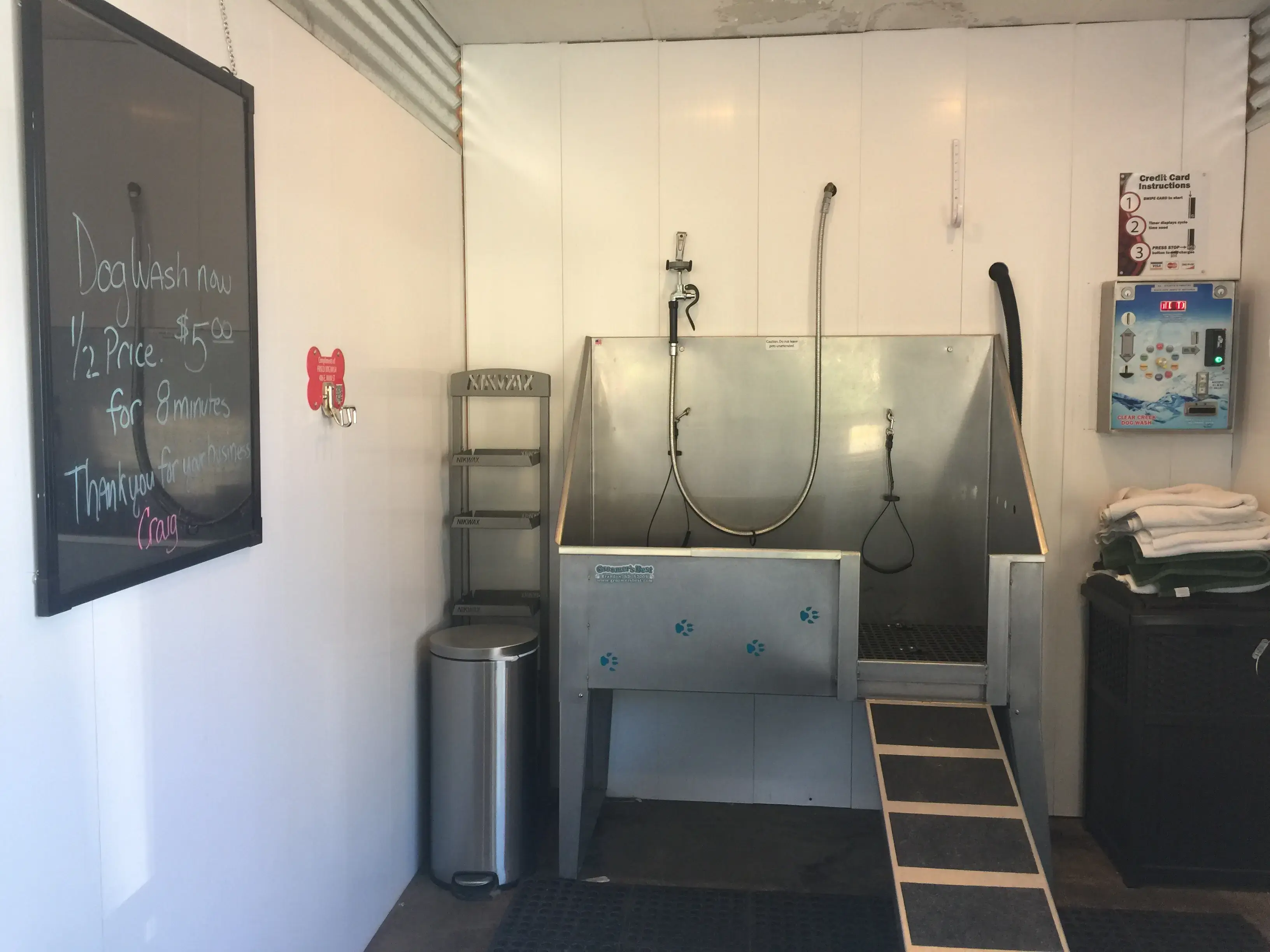 Clear Creek Laundromat - Image 4