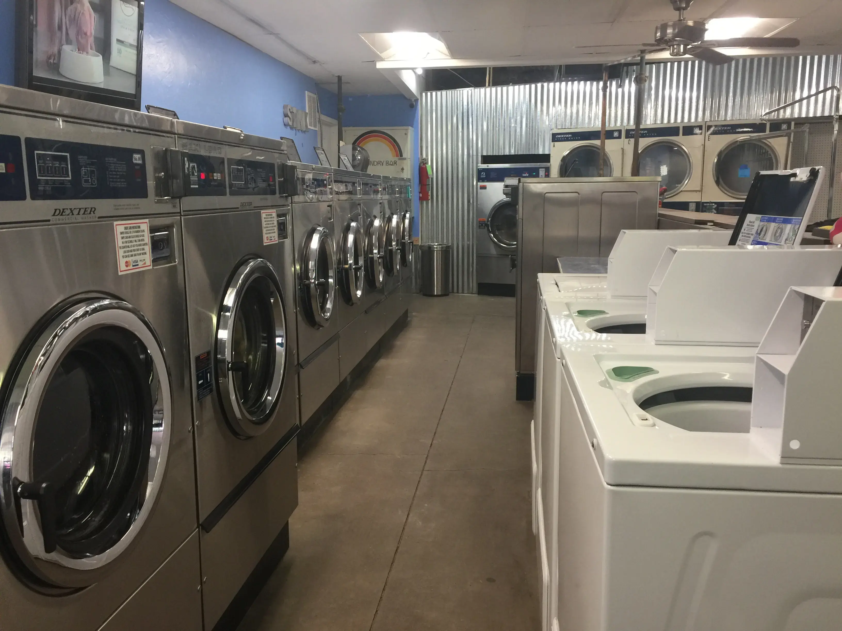 Clear Creek Laundromat thumbnail 9