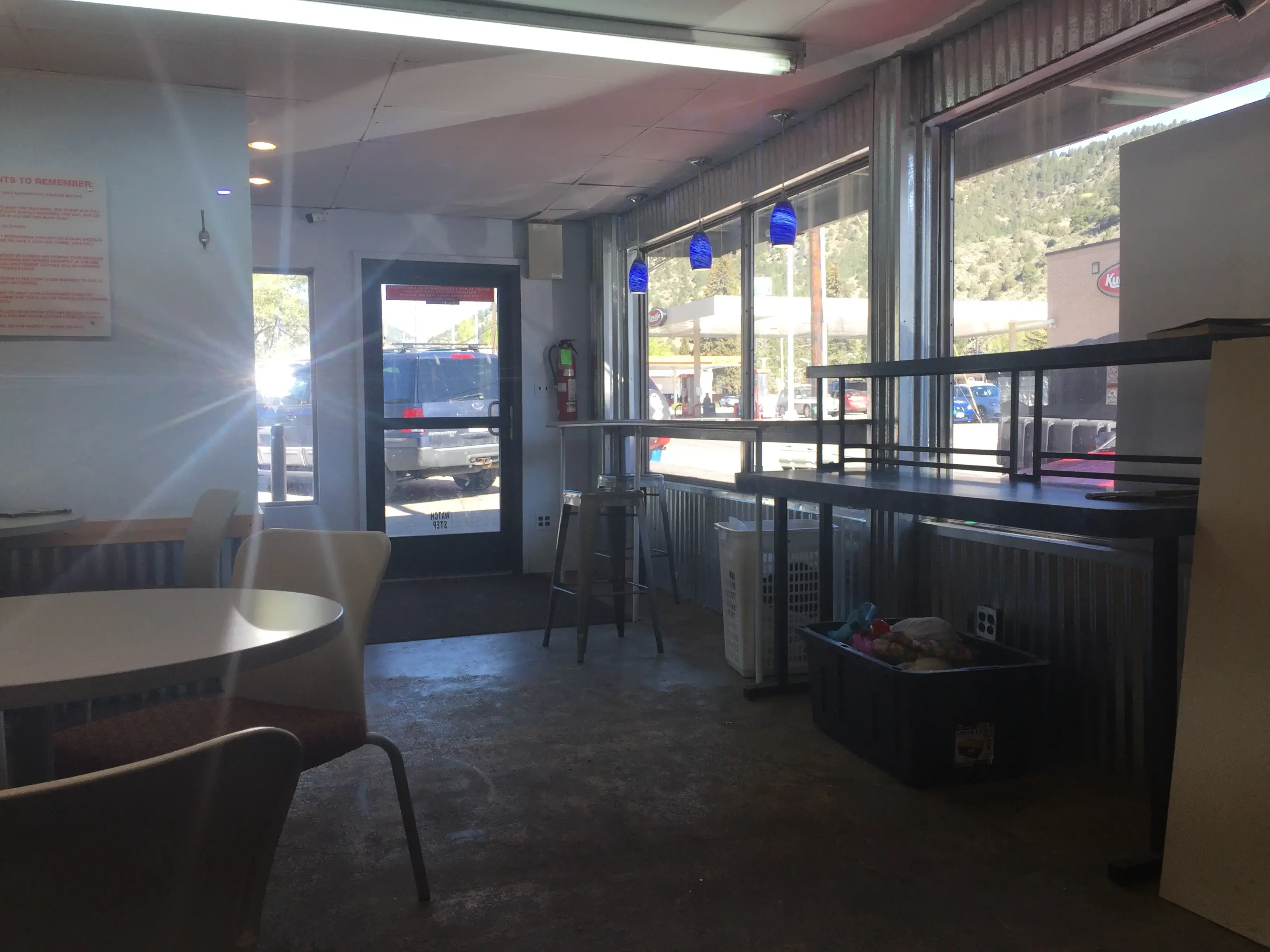 Clear Creek Laundromat - Image 5