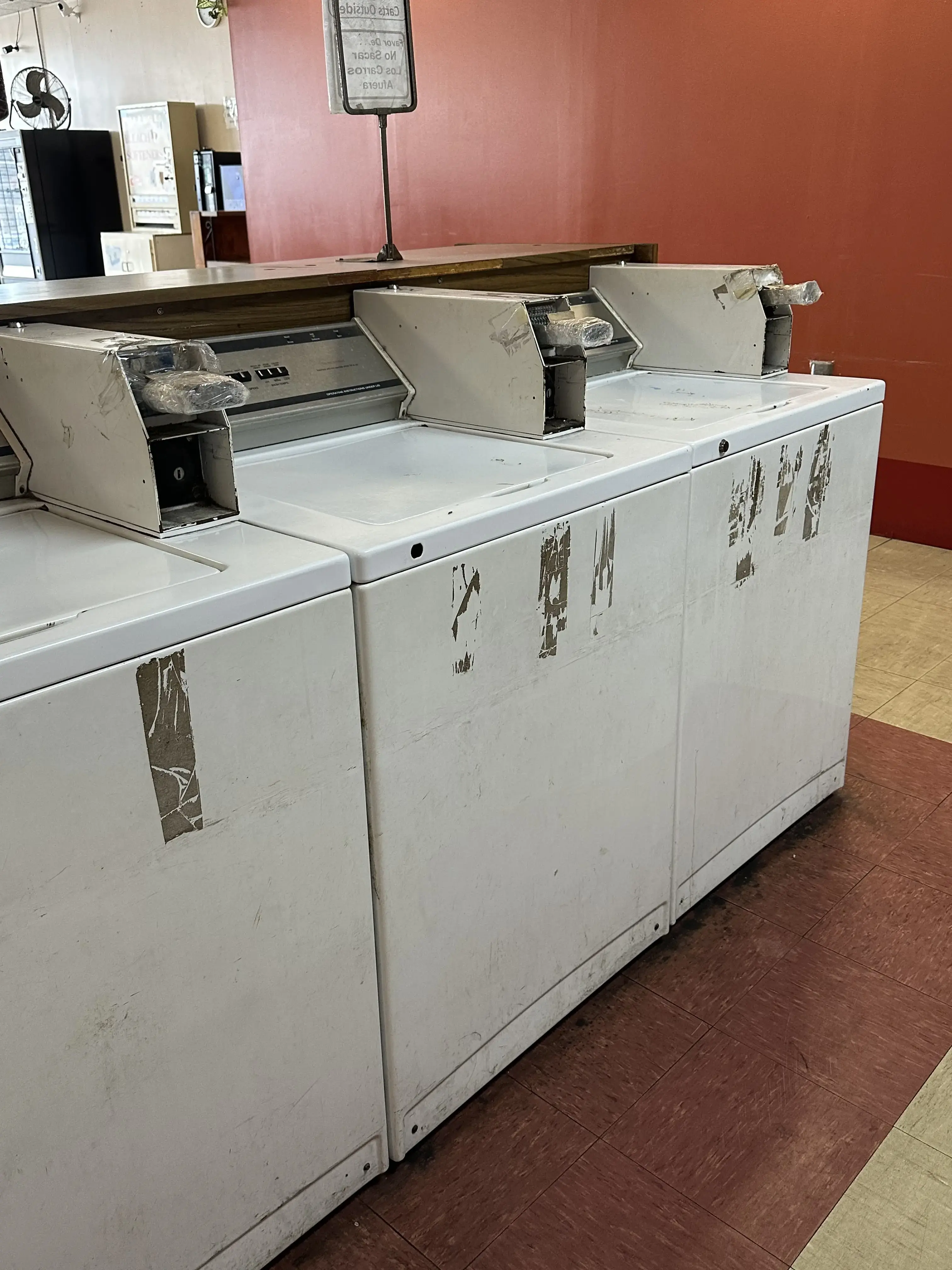 Clearlake Laundry thumbnail 6