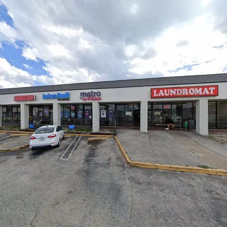 Clearlake Laundry - Image 16