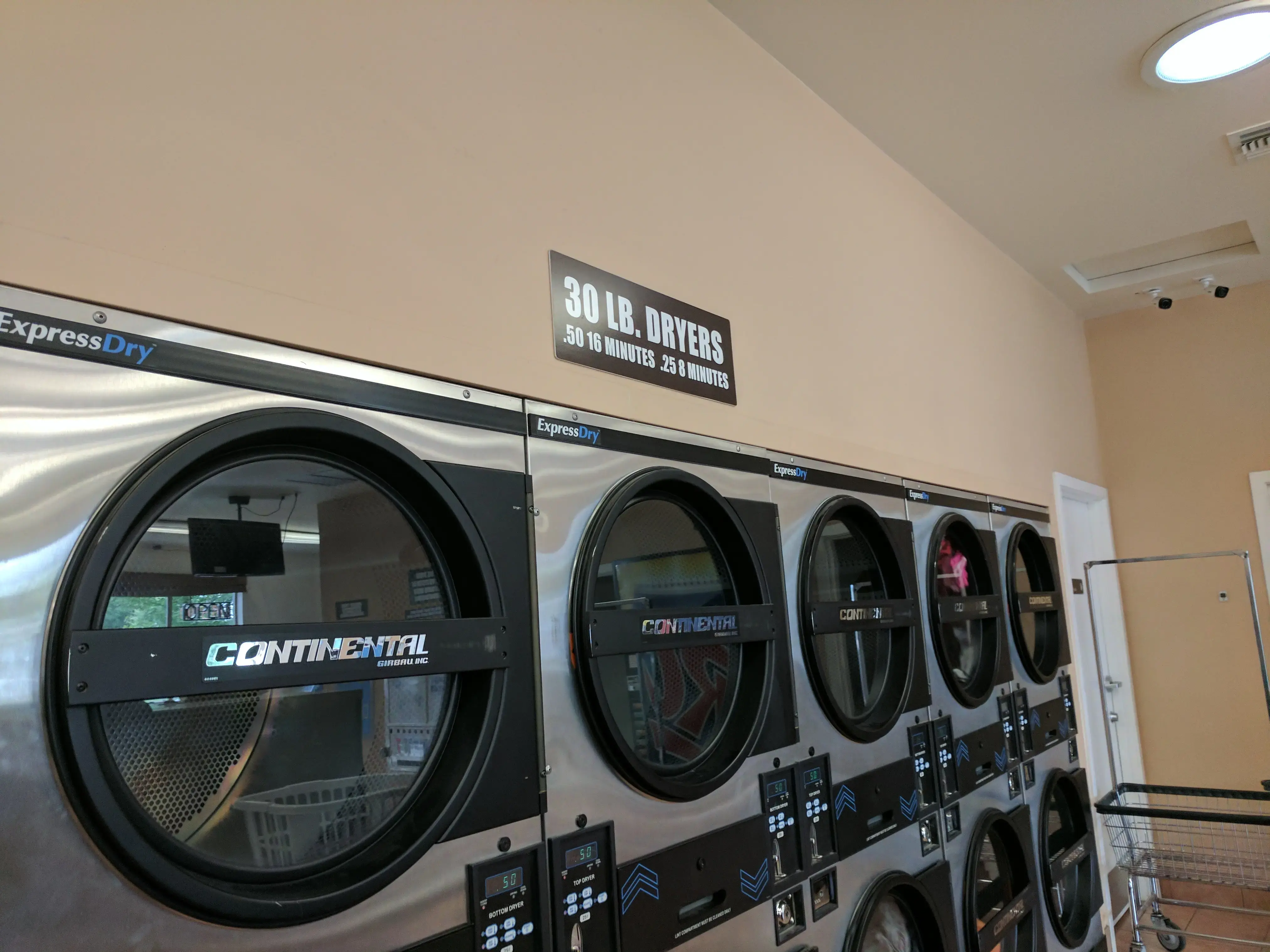 Clearwater Coin Laundry thumbnail 8