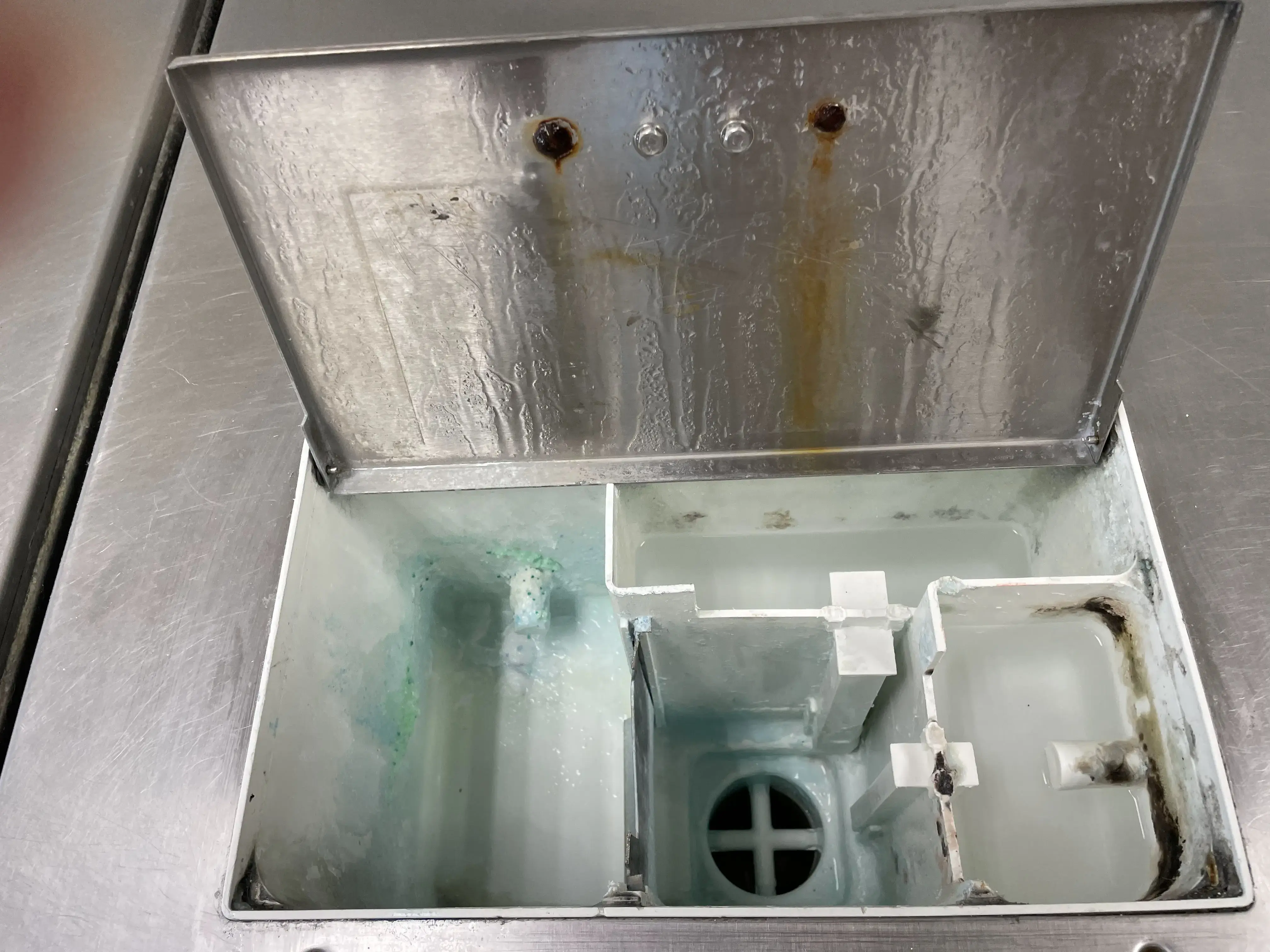 Clearwater Coin Laundry - Image 16
