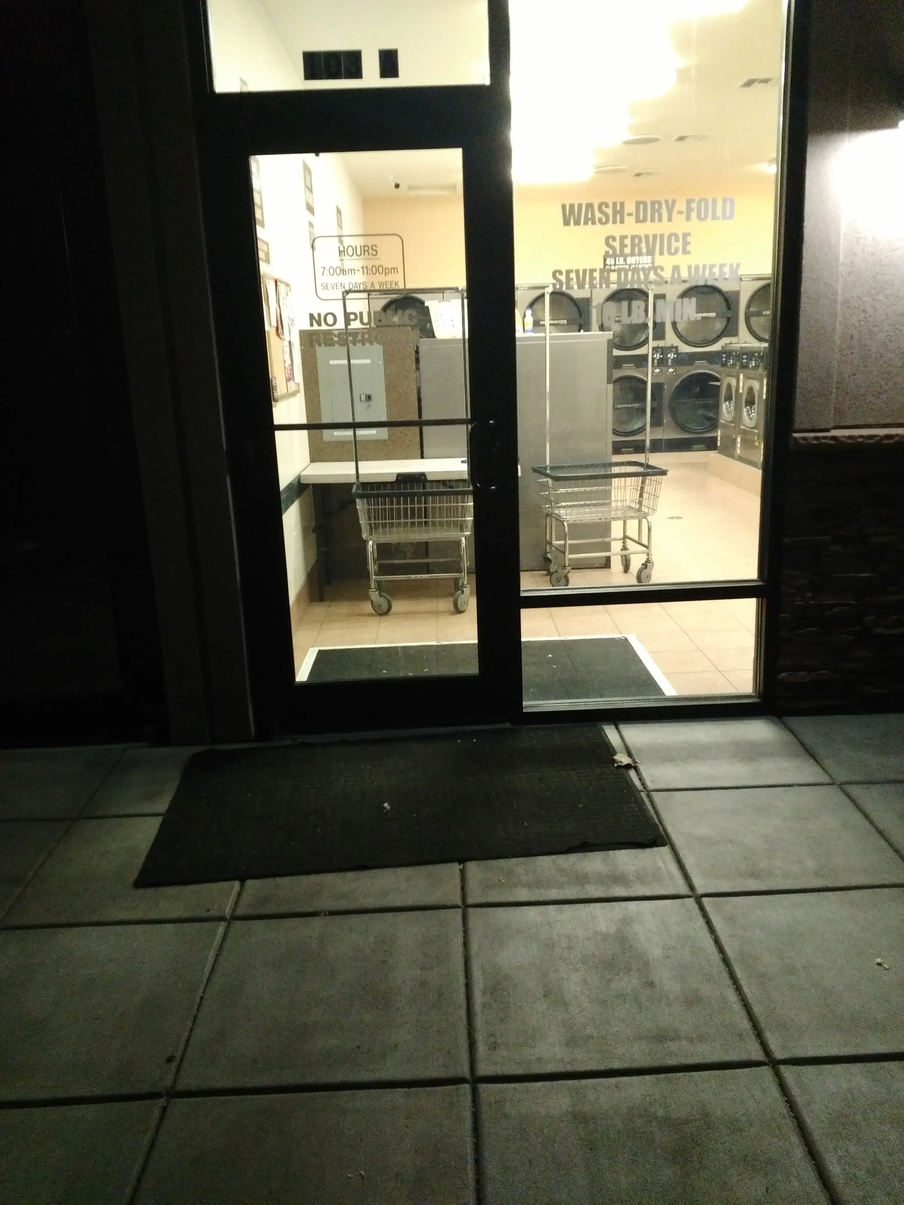 Clearwater Coin Laundry - Image 17