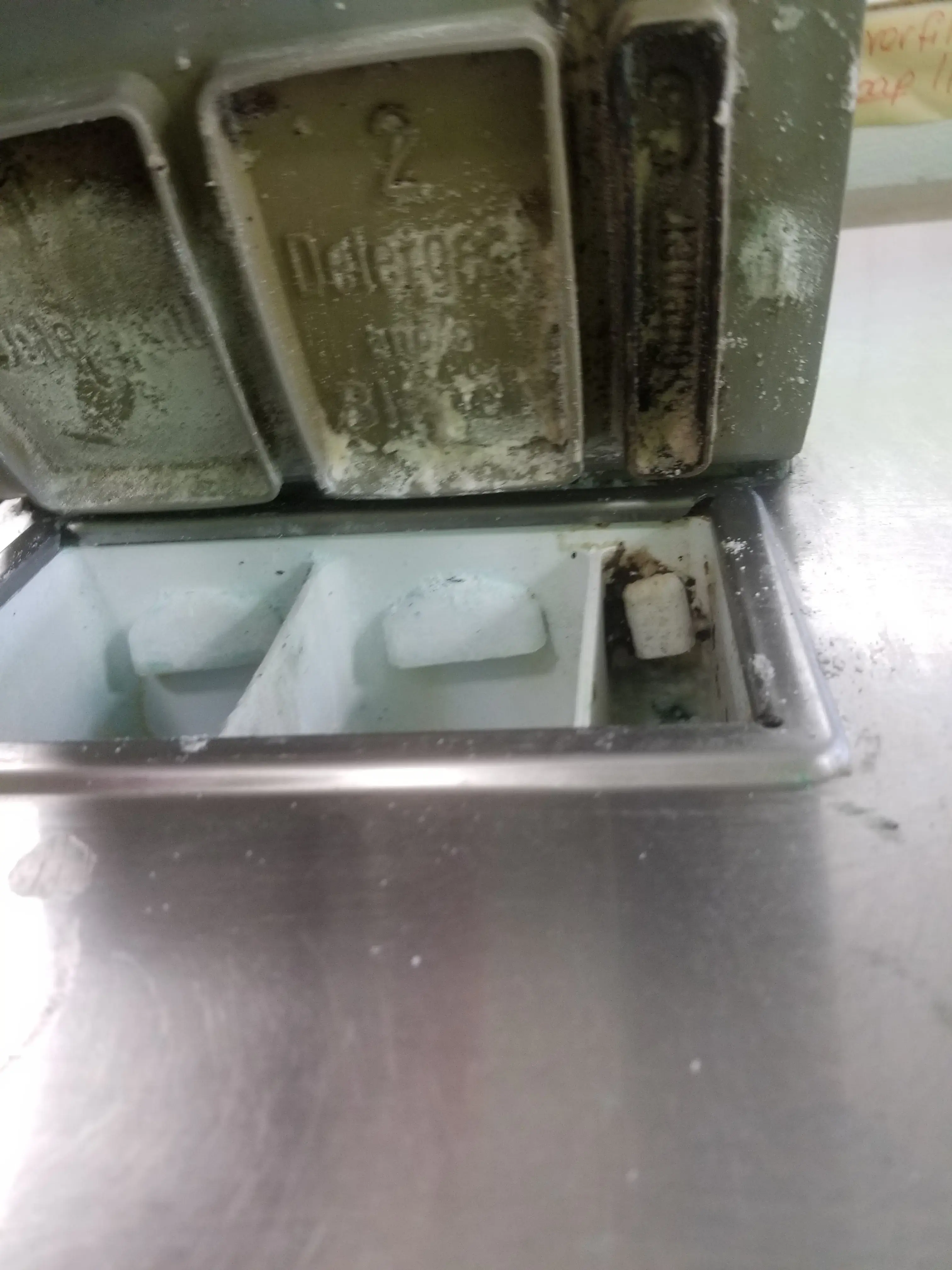 Clearwater Laundromat - Image 10
